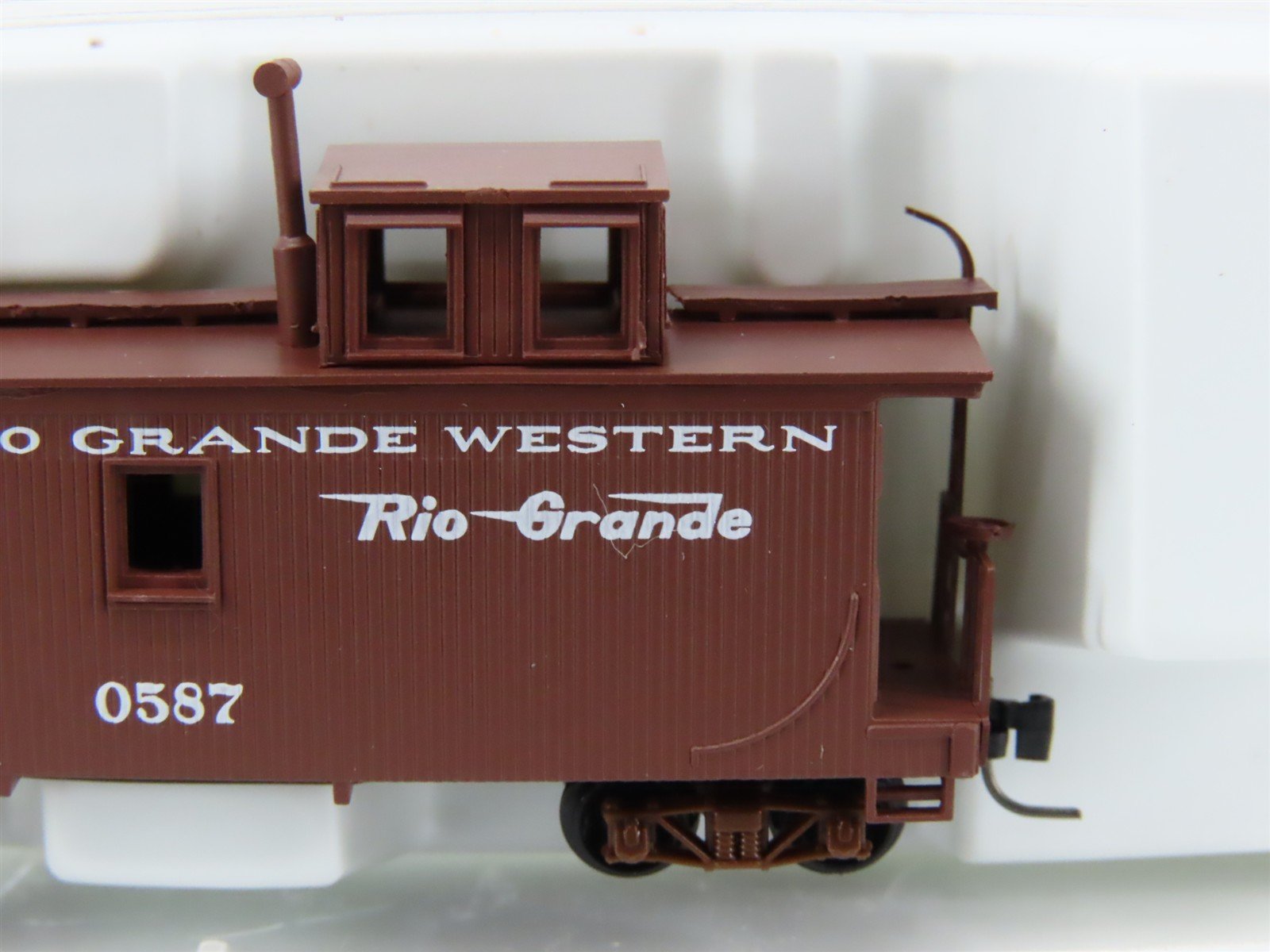Nn3 Scale Micro-Trains MTL 15701 D&RGW Rio Grande Railroad Cupola Caboose #0587