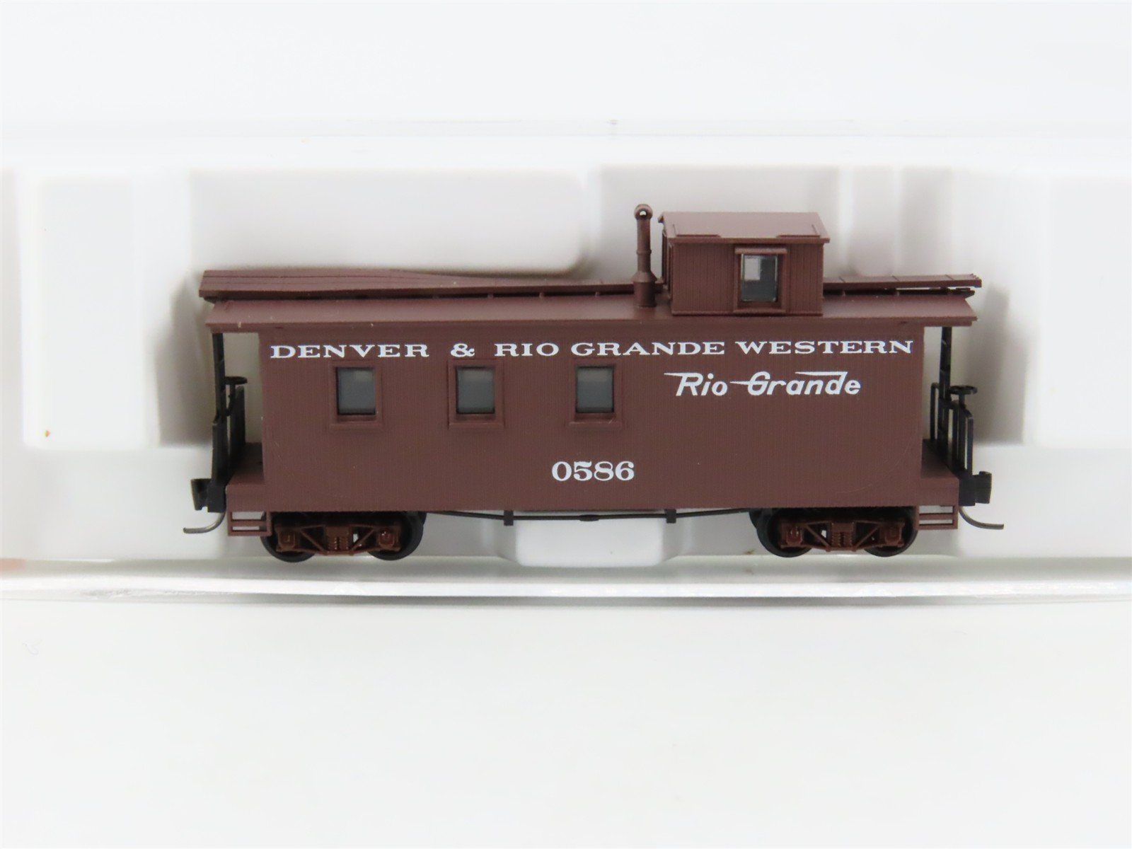 Nn3 Scale Micro-Trains MTL 15502 D&RGW Rio Grande Railroad Cupola Caboose #0586