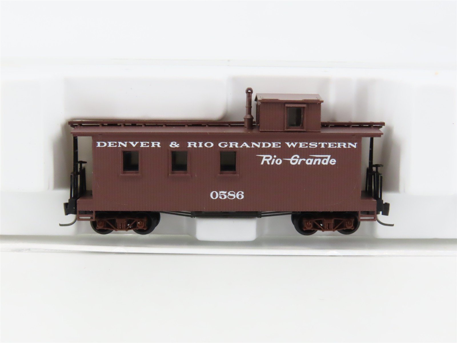 Nn3 Scale Micro-Trains MTL 15502 D&RGW Rio Grande Railroad Cupola Caboose #0586