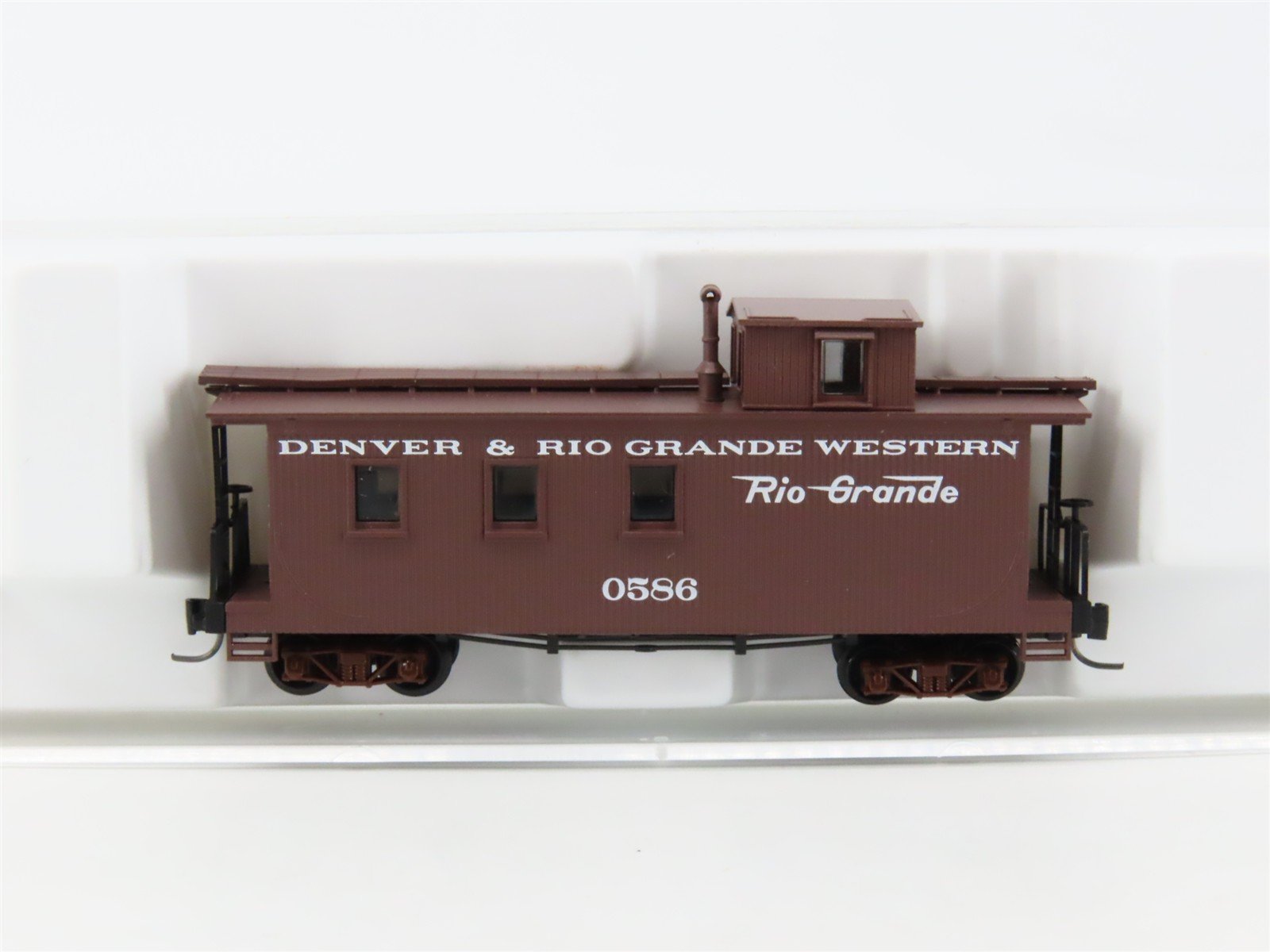 Nn3 Scale Micro-Trains MTL 15502 D&RGW Rio Grande Railroad Cupola Caboose #0586