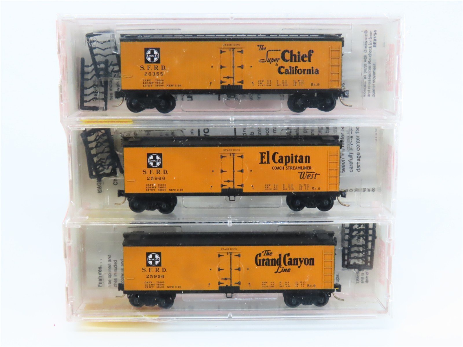 N Scale Micro-Trains MTL 47242 SFRD Santa Fe 40' Wood Reefers 3-Pack Sealed