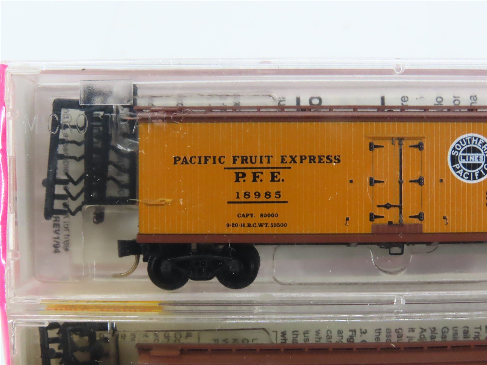 N Scale Micro-Trains MTL 47062 PFE Pacific Fruit Express Reefers 3-Pack Sealed