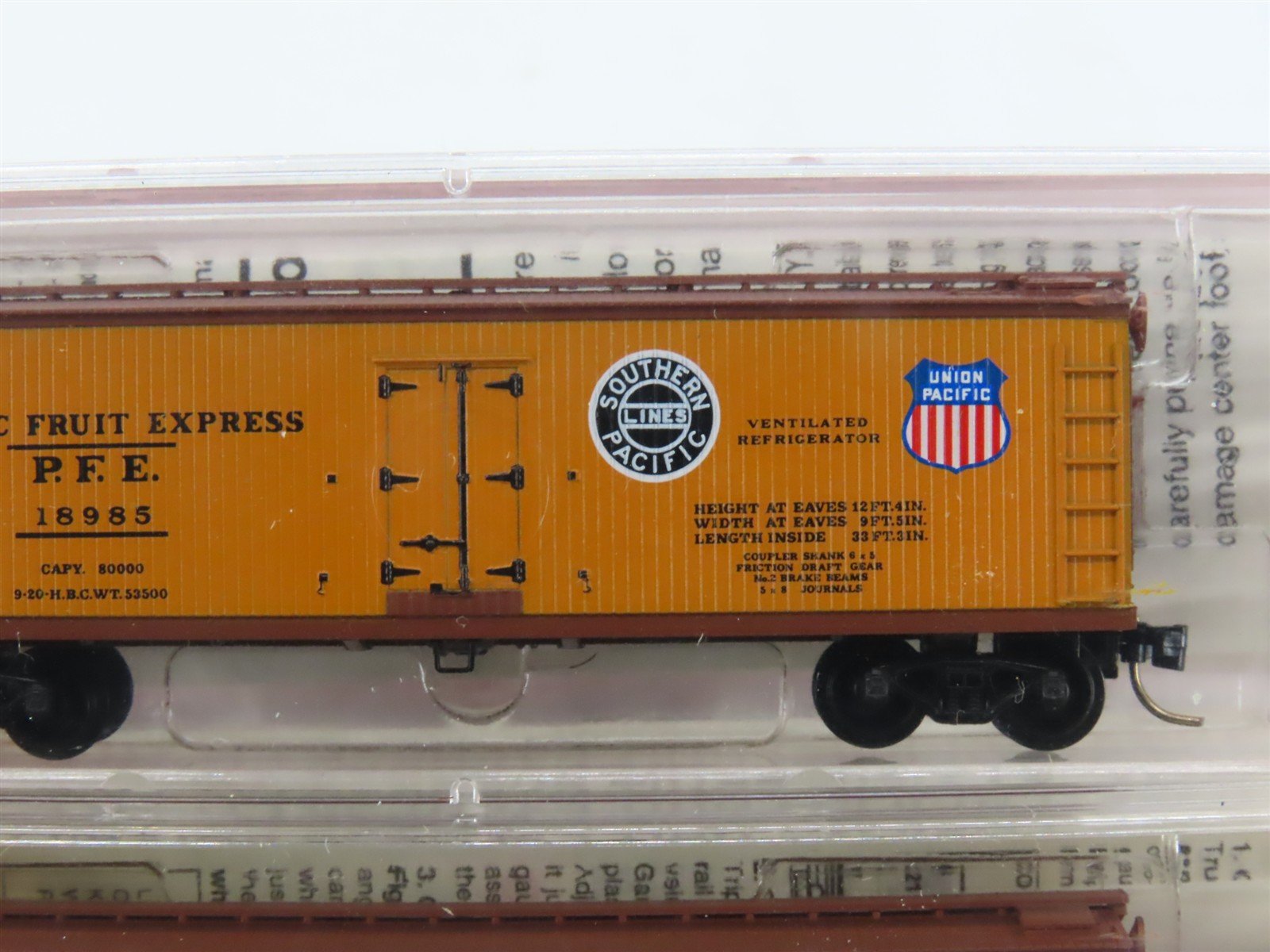 N Scale Micro-Trains MTL 47062 PFE Pacific Fruit Express Reefers 3-Pack Sealed