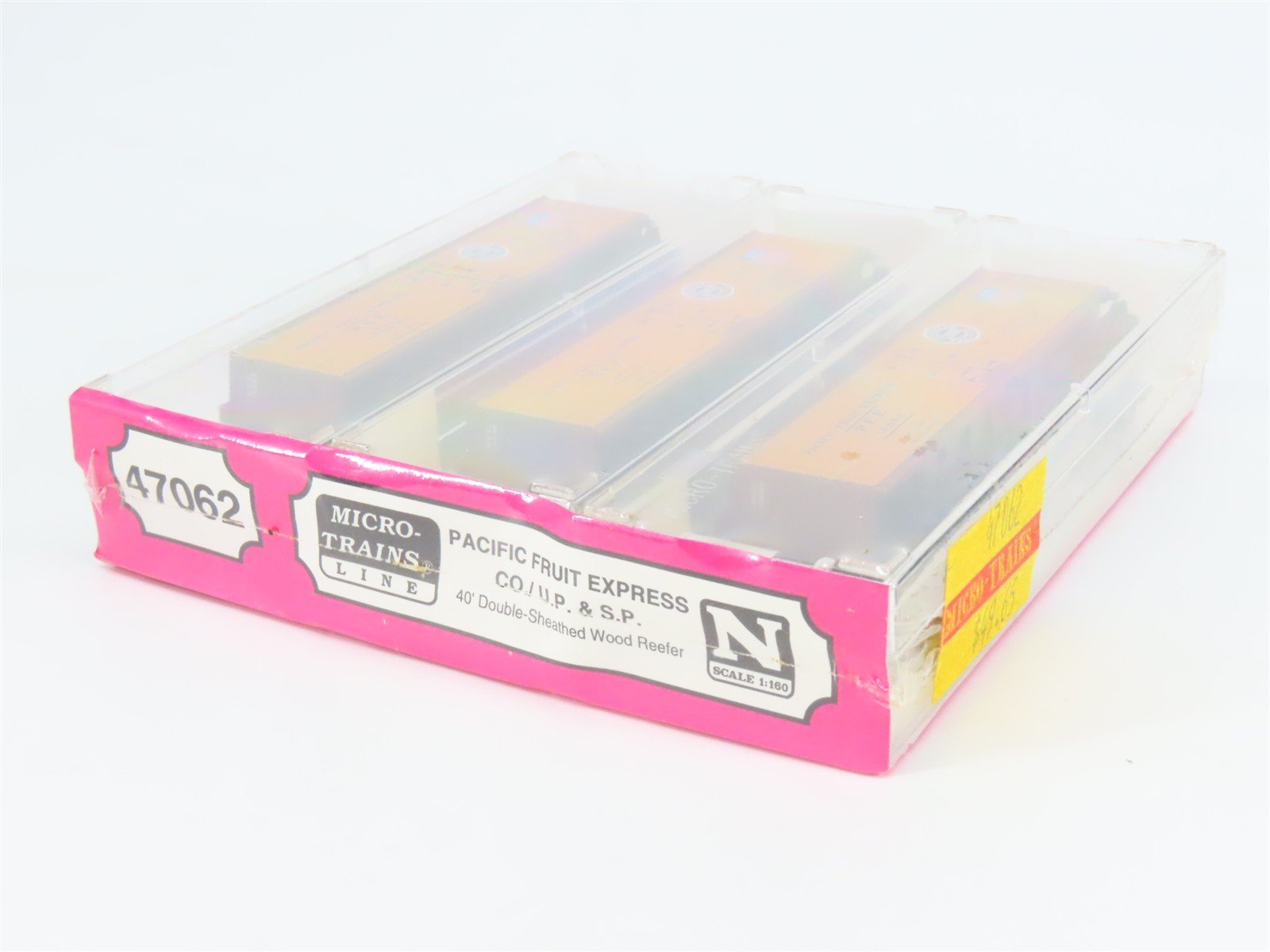 N Scale Micro-Trains MTL 47062 PFE Pacific Fruit Express Reefers 3-Pack Sealed