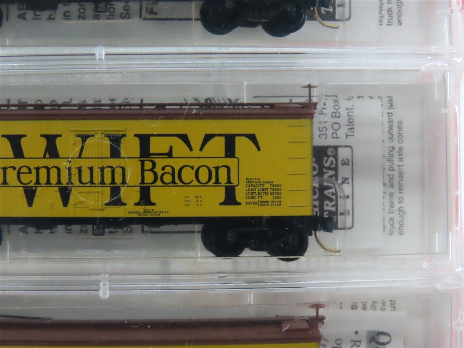 N Scale Micro-Trains MTL 58512 SRL Swift Premium Special Reefers 3-Pack Sealed