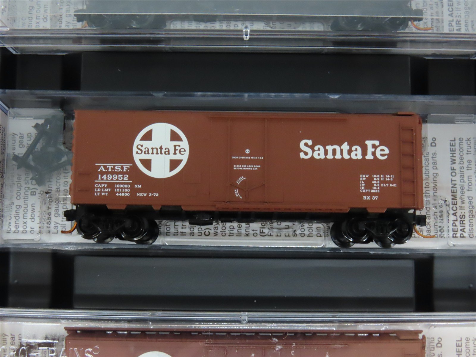 N Scale Micro-Trains MTL 993 00 002 ATSF Santa Fe Box Cars 4-Car Runner Pack