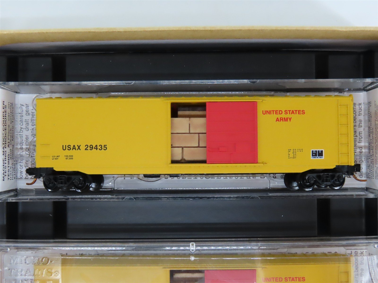 N Micro-Trains MTL 993 00 019 USAX US Army Box Cars w/ Loads 4-Car Runner Pack