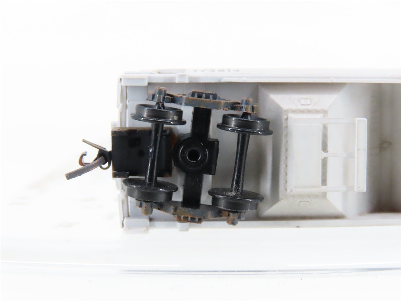 N Micro-Trains MTL 92170 GN Great Northern 2-Bay Covered Hopper #173813 Custom