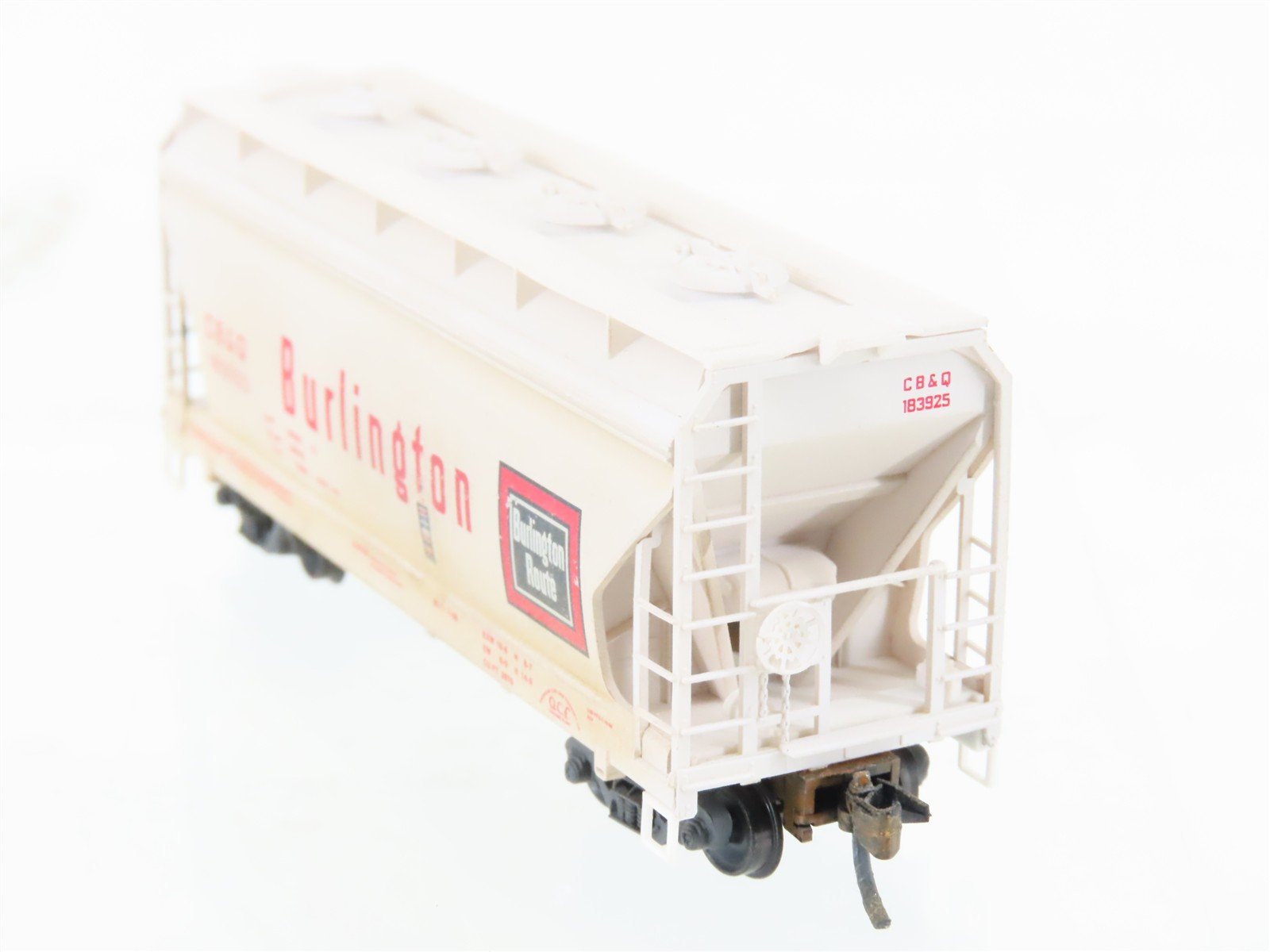 N Scale Micro-Trains MTL 92070 CBQ Burlington 2-Bay Covered Hopper #183295