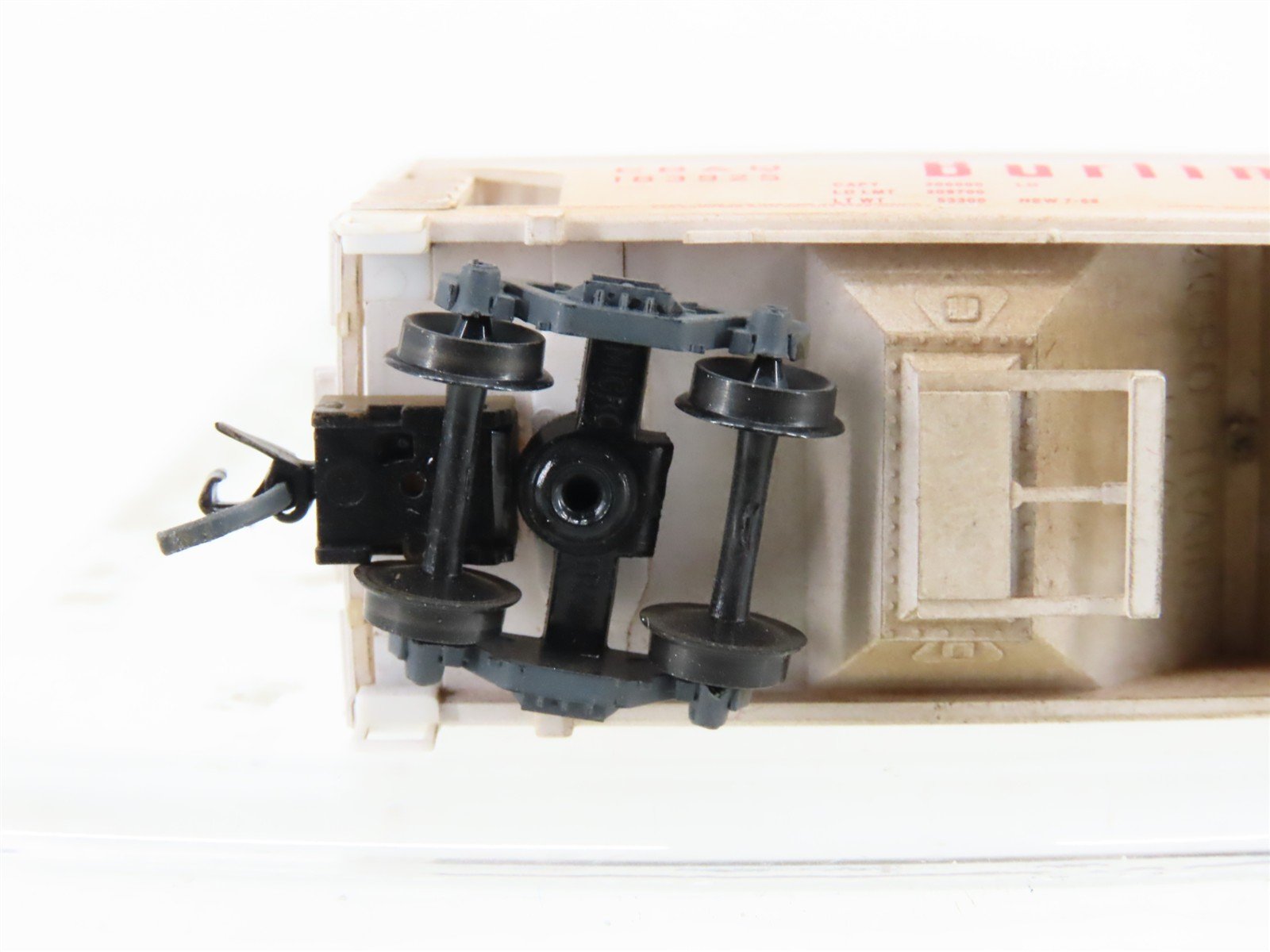 N Scale Micro-Trains MTL 92070 CBQ Burlington 2-Bay Covered Hopper #183295