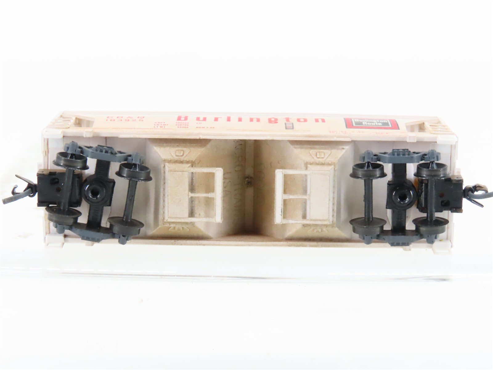 N Scale Micro-Trains MTL 92070 CBQ Burlington 2-Bay Covered Hopper #183295