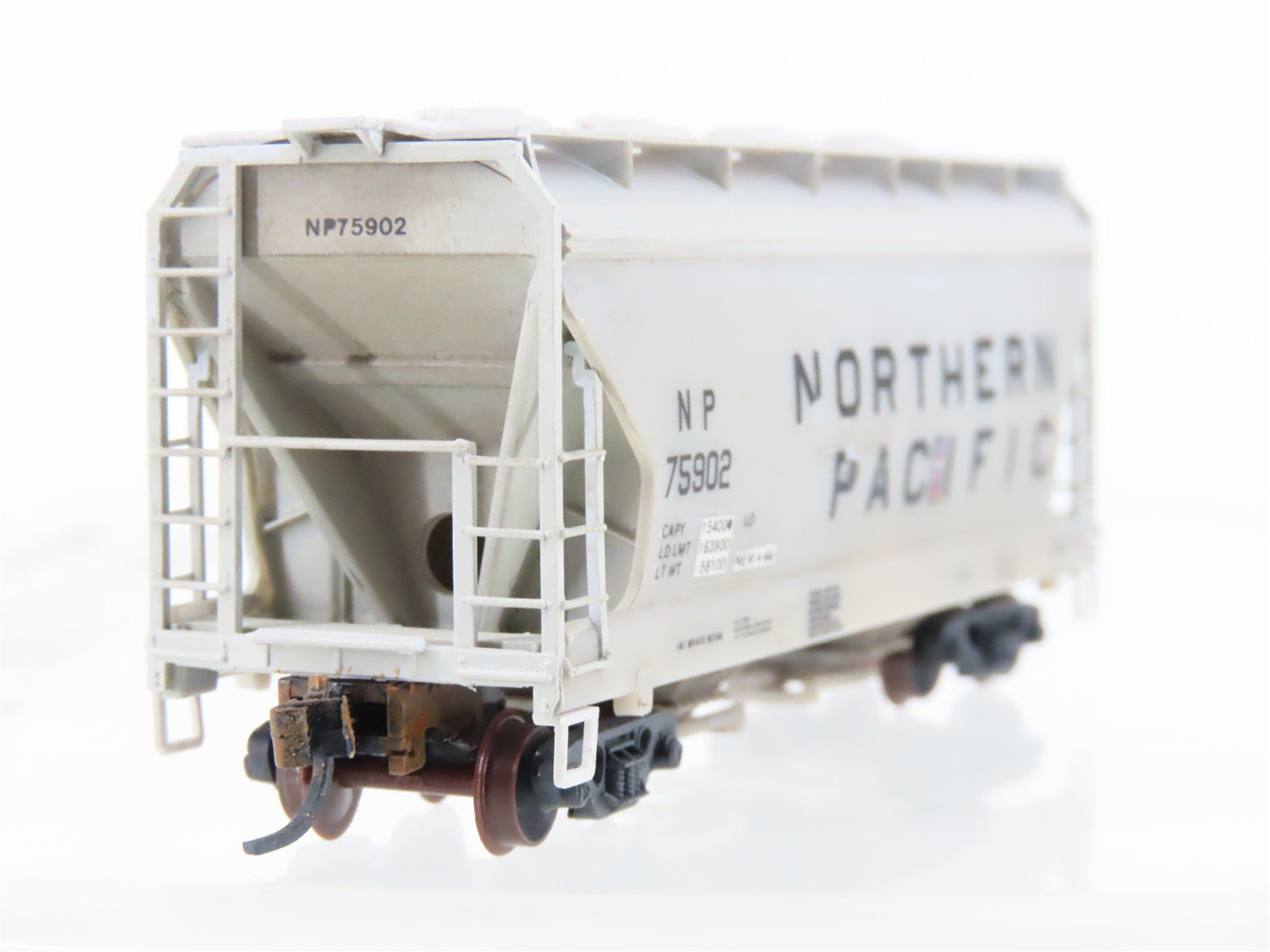 N Scale Micro-Trains MTL NP Northern Pacific 2-Bay Covered Hopper #75902 CUSTOM
