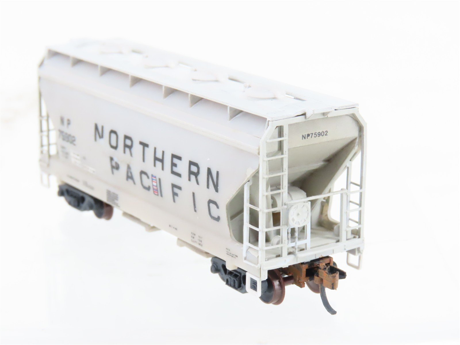 N Scale Micro-Trains MTL NP Northern Pacific 2-Bay Covered Hopper #75902 CUSTOM