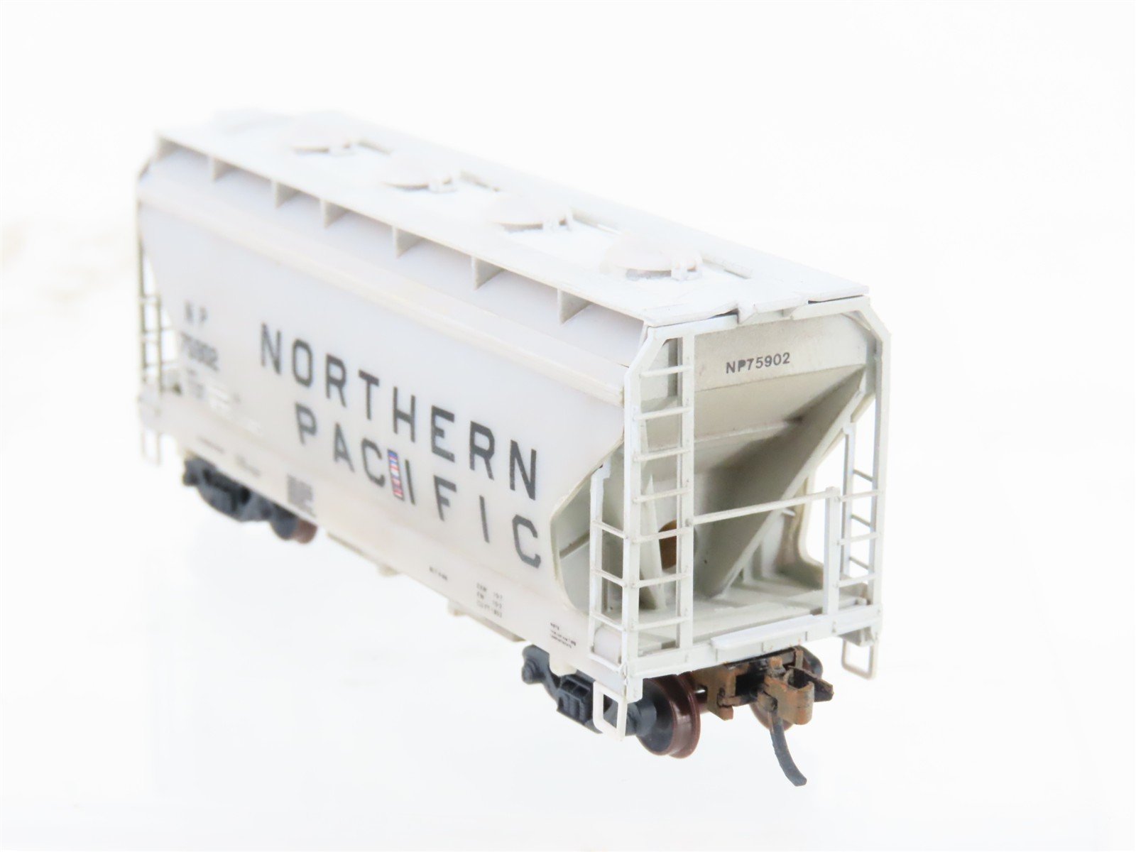 N Scale Micro-Trains MTL NP Northern Pacific 2-Bay Covered Hopper #75902 CUSTOM