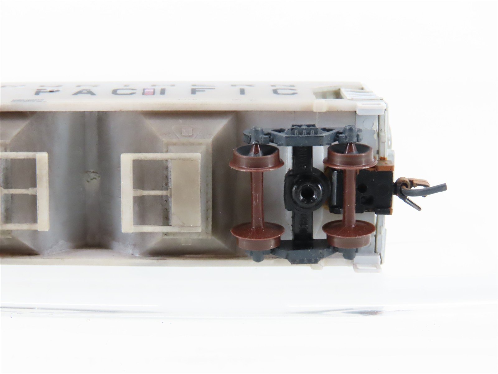 N Scale Micro-Trains MTL NP Northern Pacific 2-Bay Covered Hopper #75902 CUSTOM