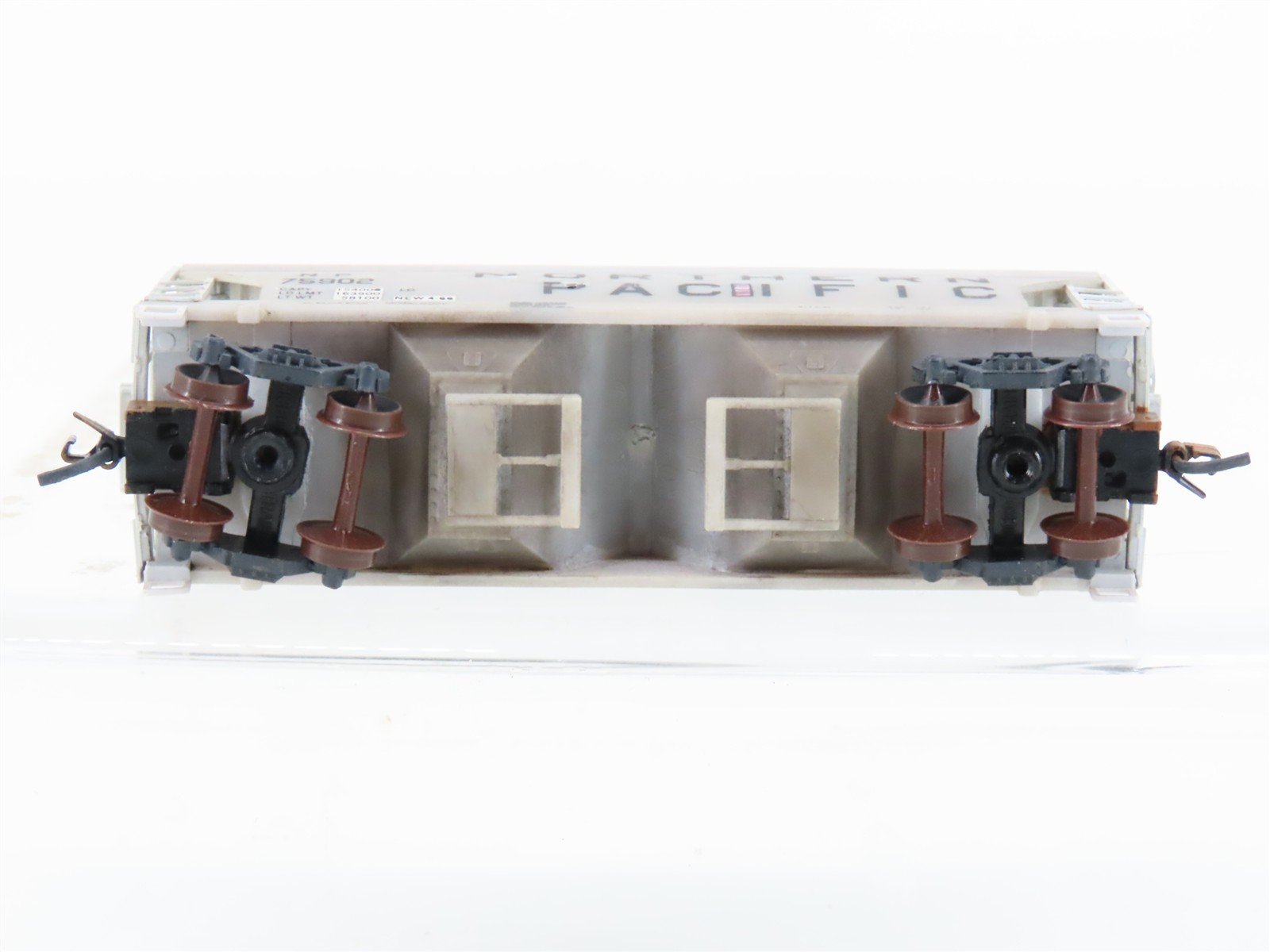 N Scale Micro-Trains MTL NP Northern Pacific 2-Bay Covered Hopper #75902 CUSTOM