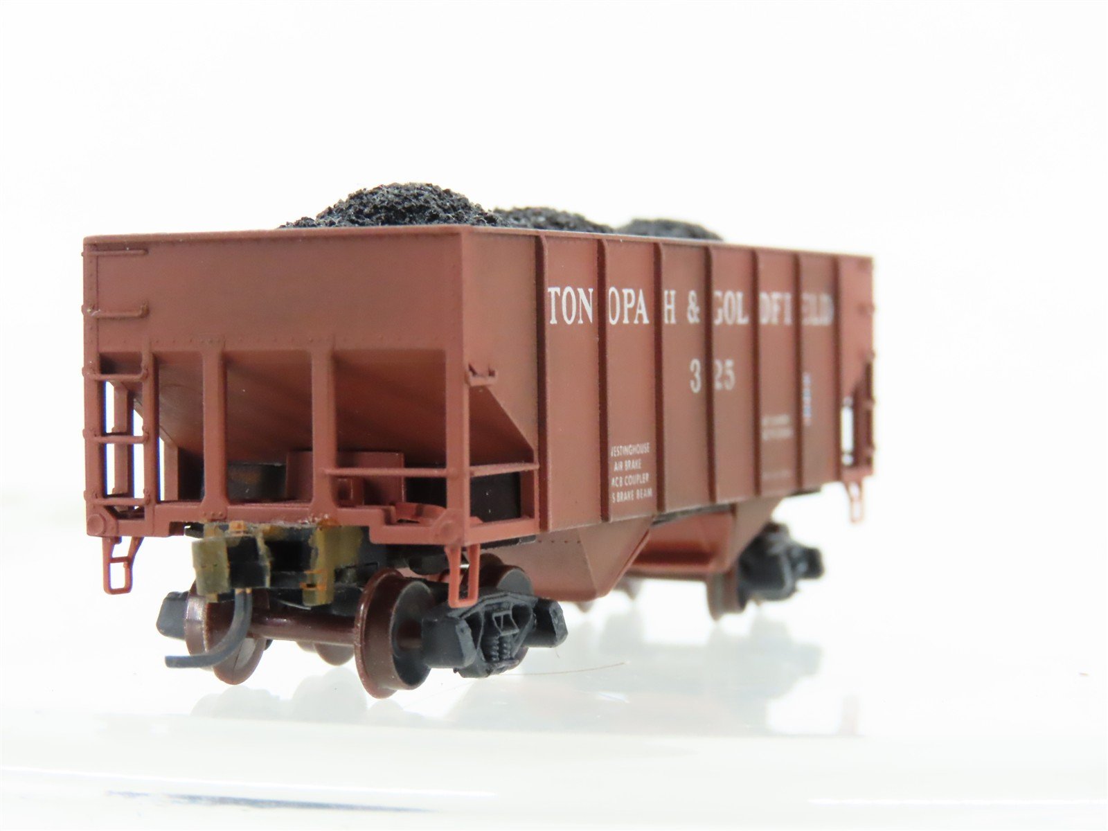N Scale Micro-Trains MTL 56100 Tonopah & Gold 2-Bay Hopper #325 Weathered