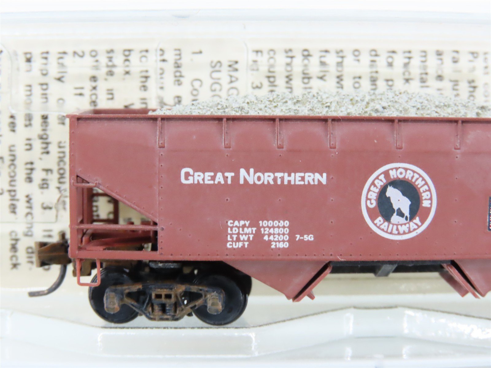 N Scale Micro-Trains/Kadee 55060 GN Great Northern 2-Bay Hopper #73237 Weathered