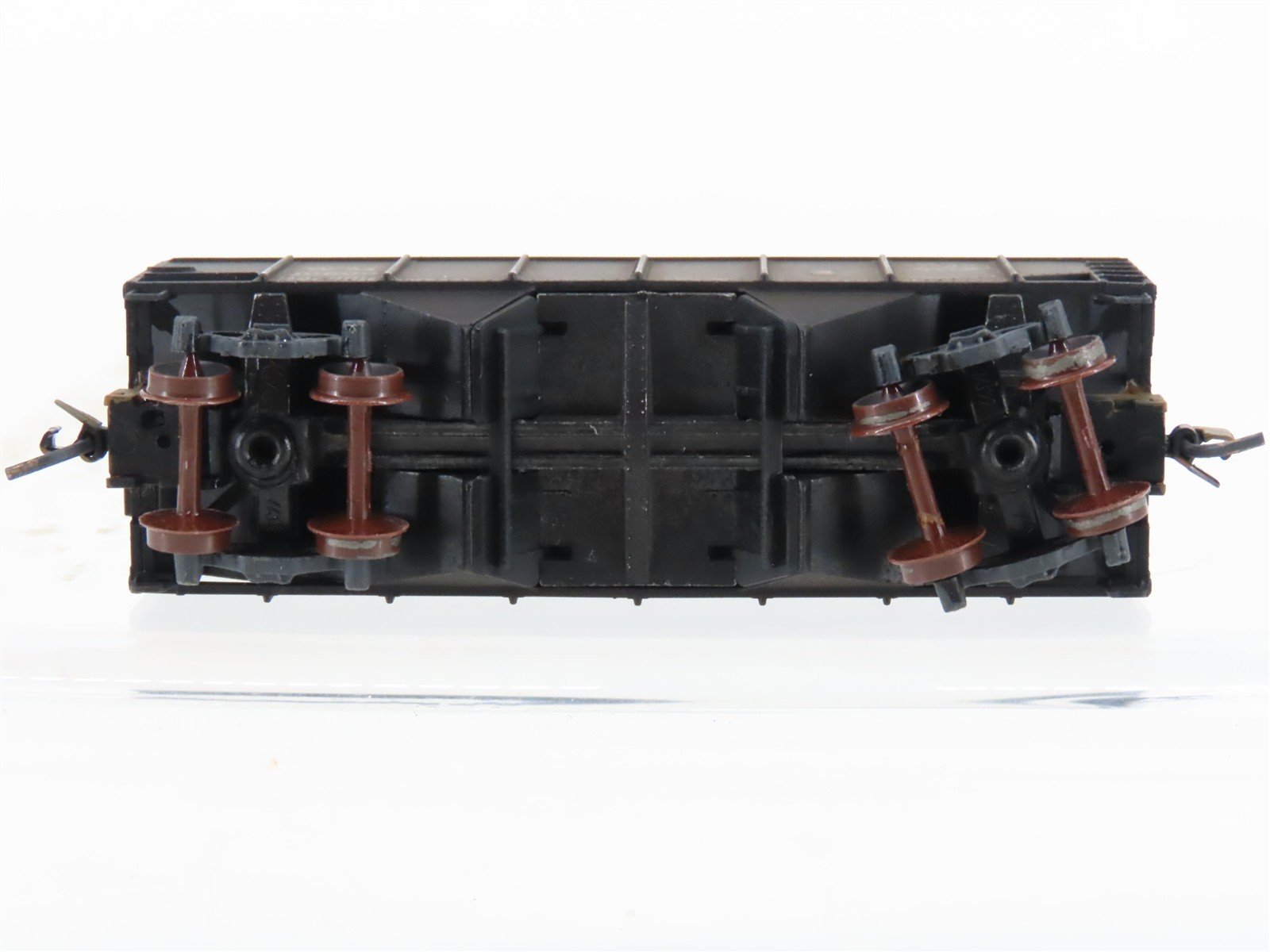 N Micro-Trains/Kadee 56092 WM Western Maryland 2-Bay Hopper #10800 Weathered