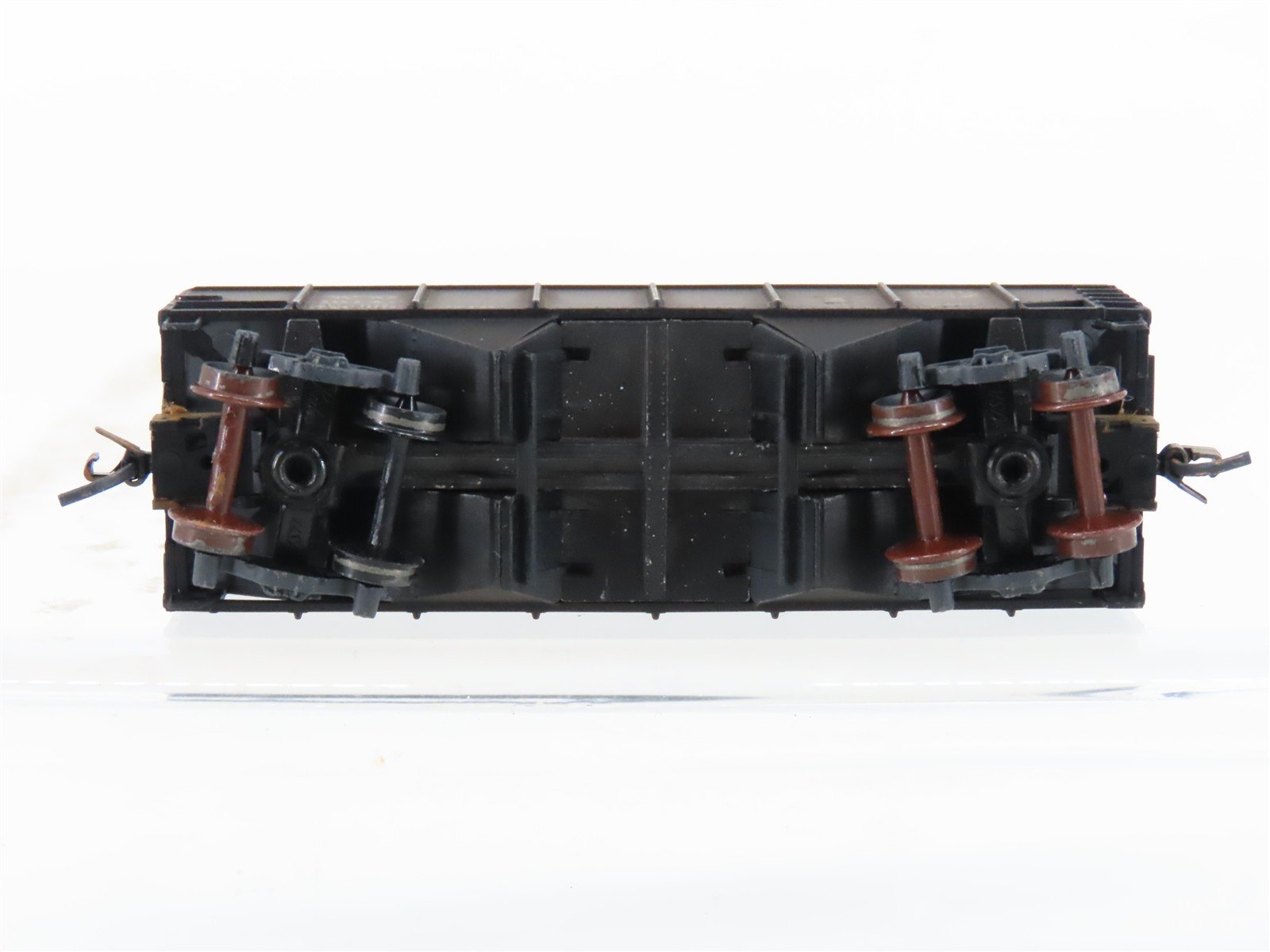 N Micro-Trains/Kadee 56092 WM Western Maryland 2-Bay Hopper #10140 Weathered