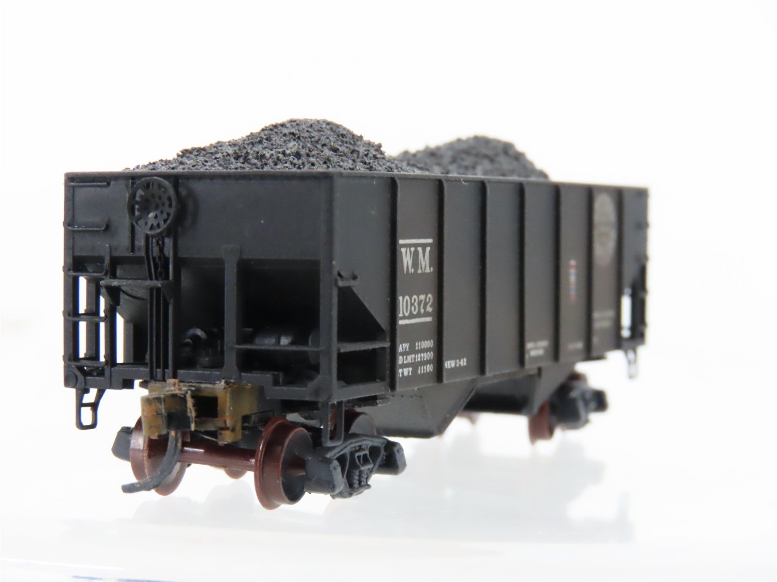 N Micro-Trains/Kadee 56092 WM Western Maryland 2-Bay Hopper #10140 Weathered