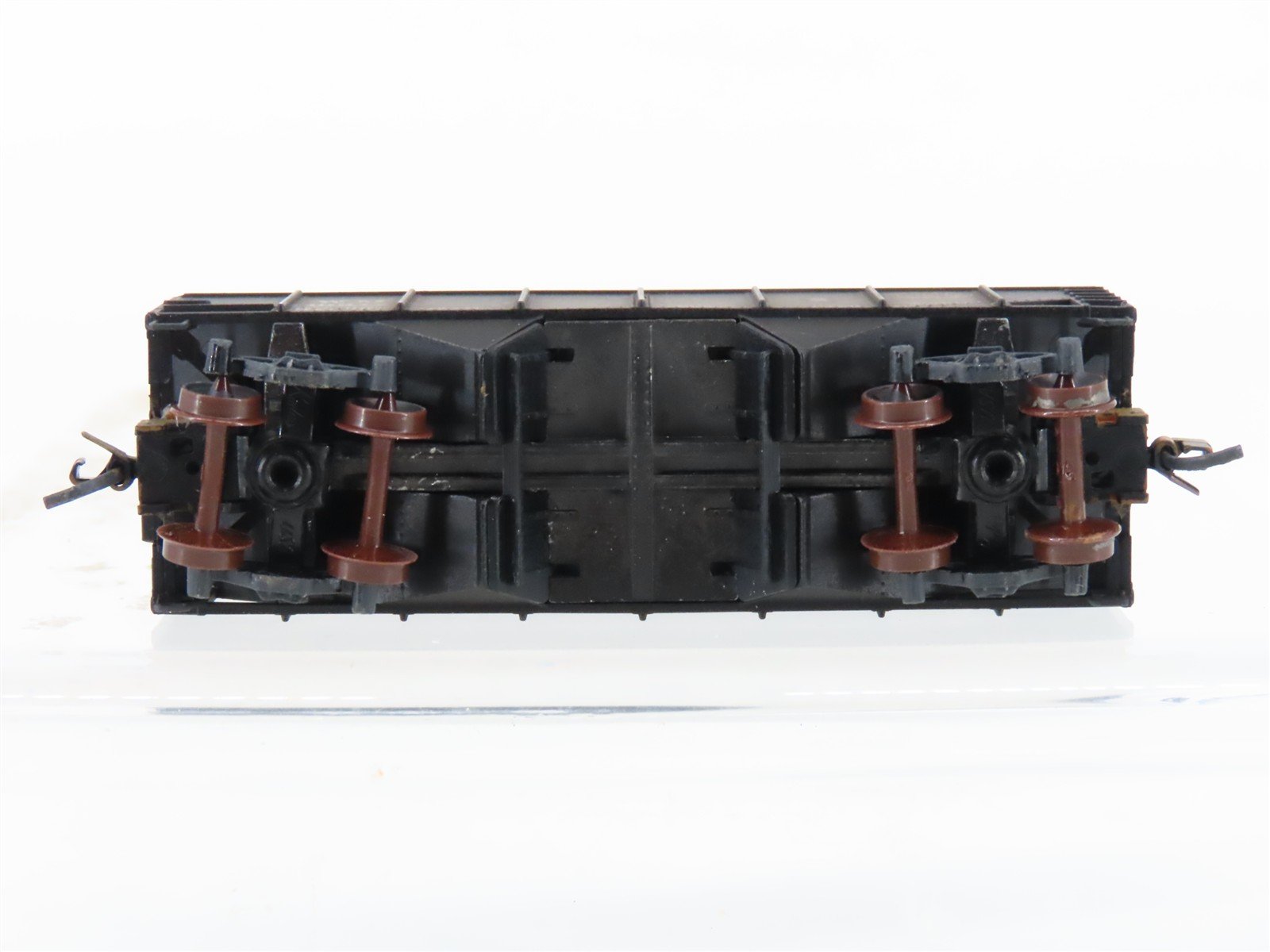 N Micro-Trains/Kadee 56092 WM Western Maryland 2-Bay Hopper #10140 Weathered