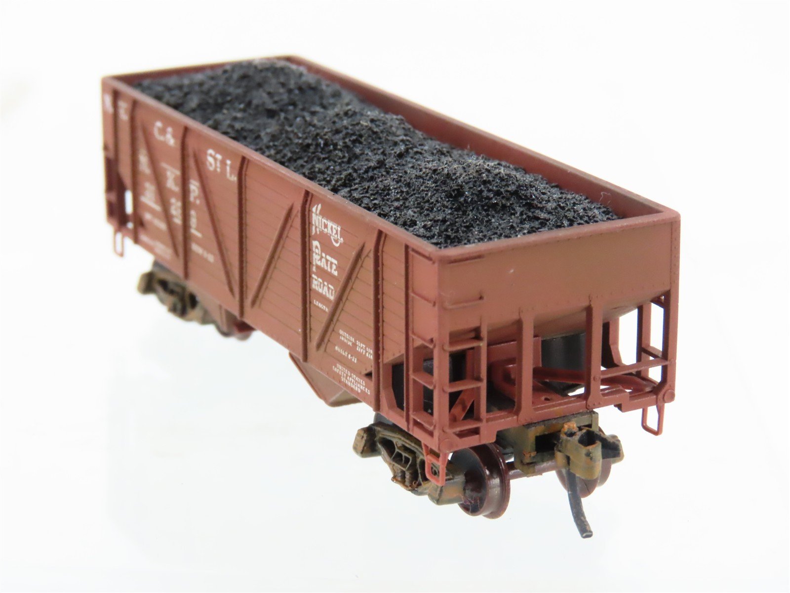 N Micro-Trains/Kadee 57050 NKP Nickel Plate Road 2-Bay Hopper #31299 Weathered