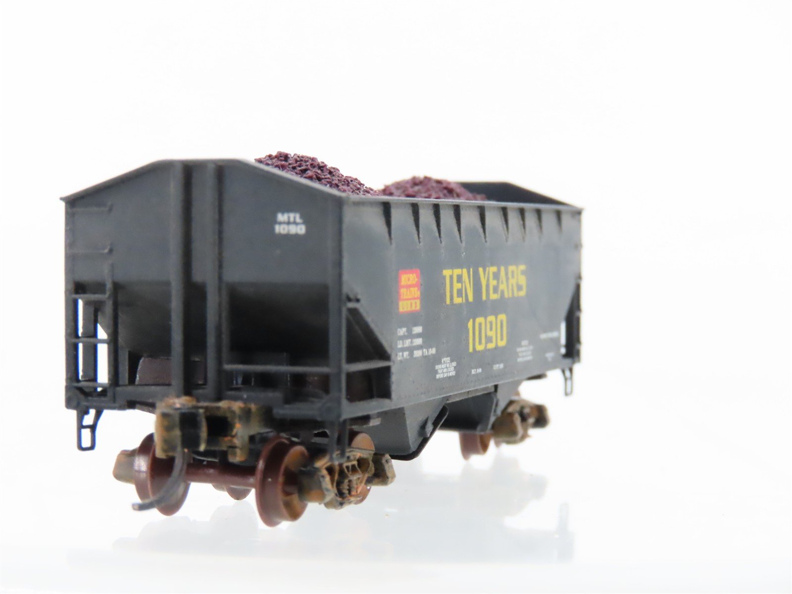 N Scale Micro-Trains MTL 90020 10th Anniversary 2-Bay Hopper #1090 Weathered