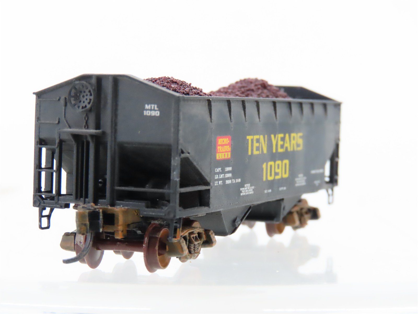 N Scale Micro-Trains MTL 90020 10th Anniversary 2-Bay Hopper #1090 Weathered
