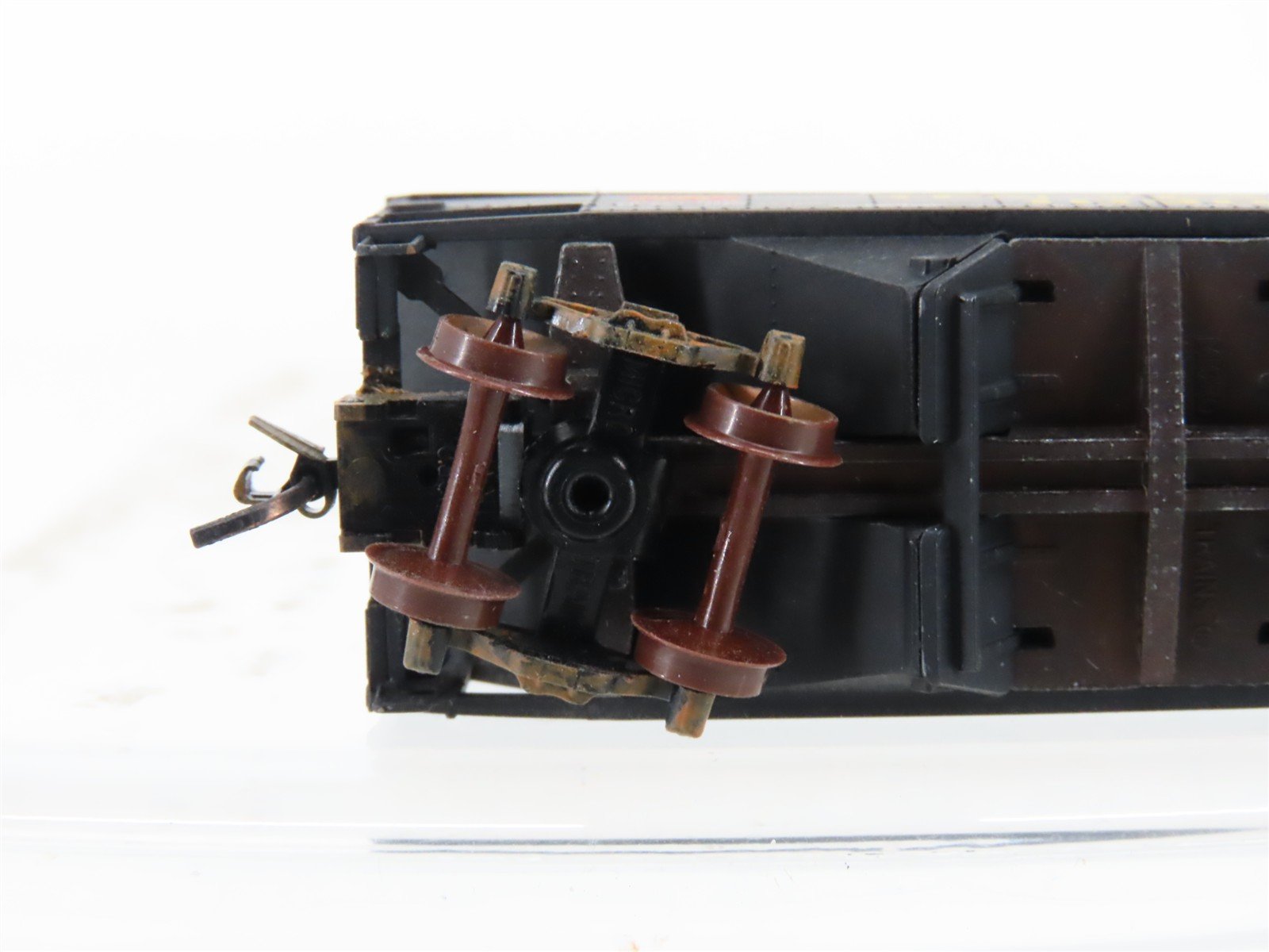 N Scale Micro-Trains MTL 90020 10th Anniversary 2-Bay Hopper #1090 Weathered