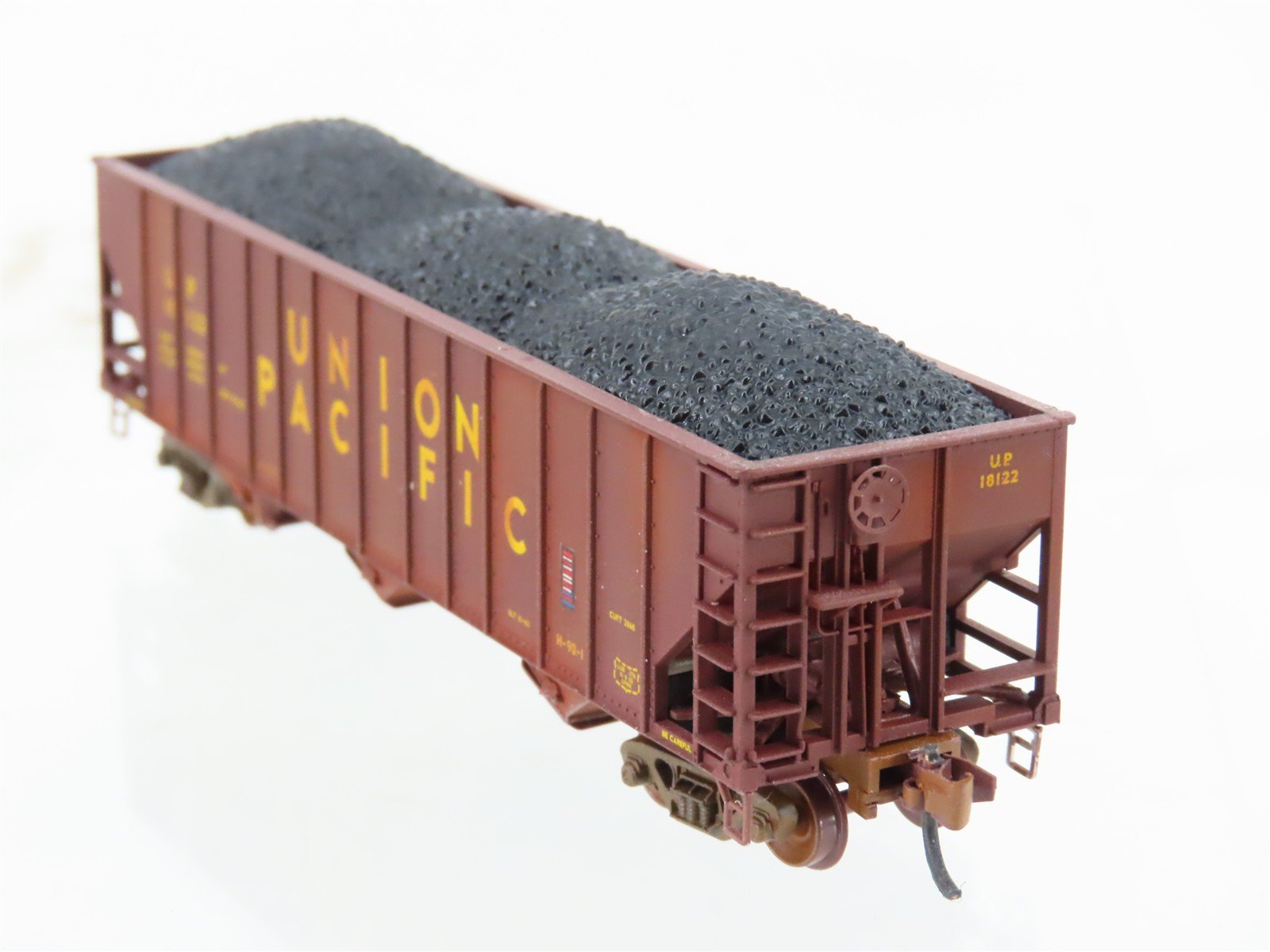 N Scale Micro-Trains 108100 MTL UP Union Pacific 3-Bay Hopper #18122 Weathered