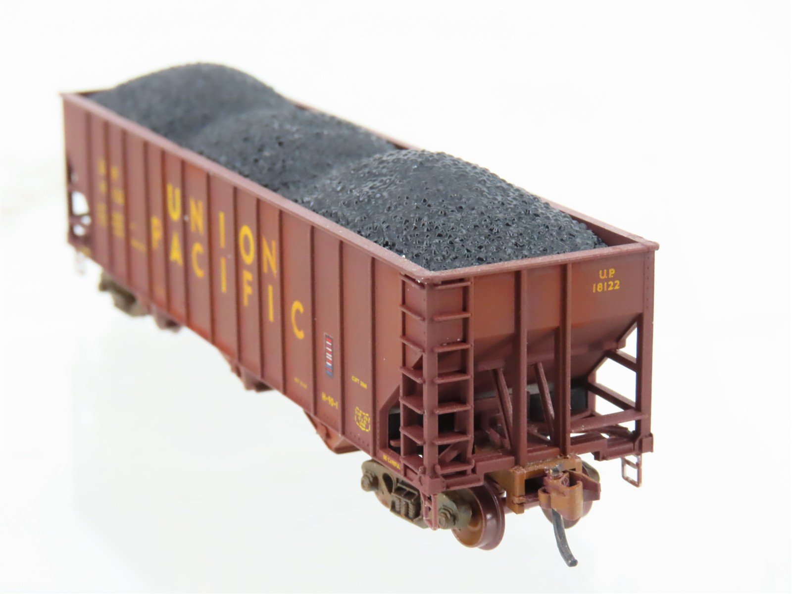 N Scale Micro-Trains 108100 MTL UP Union Pacific 3-Bay Hopper #18122 Weathered