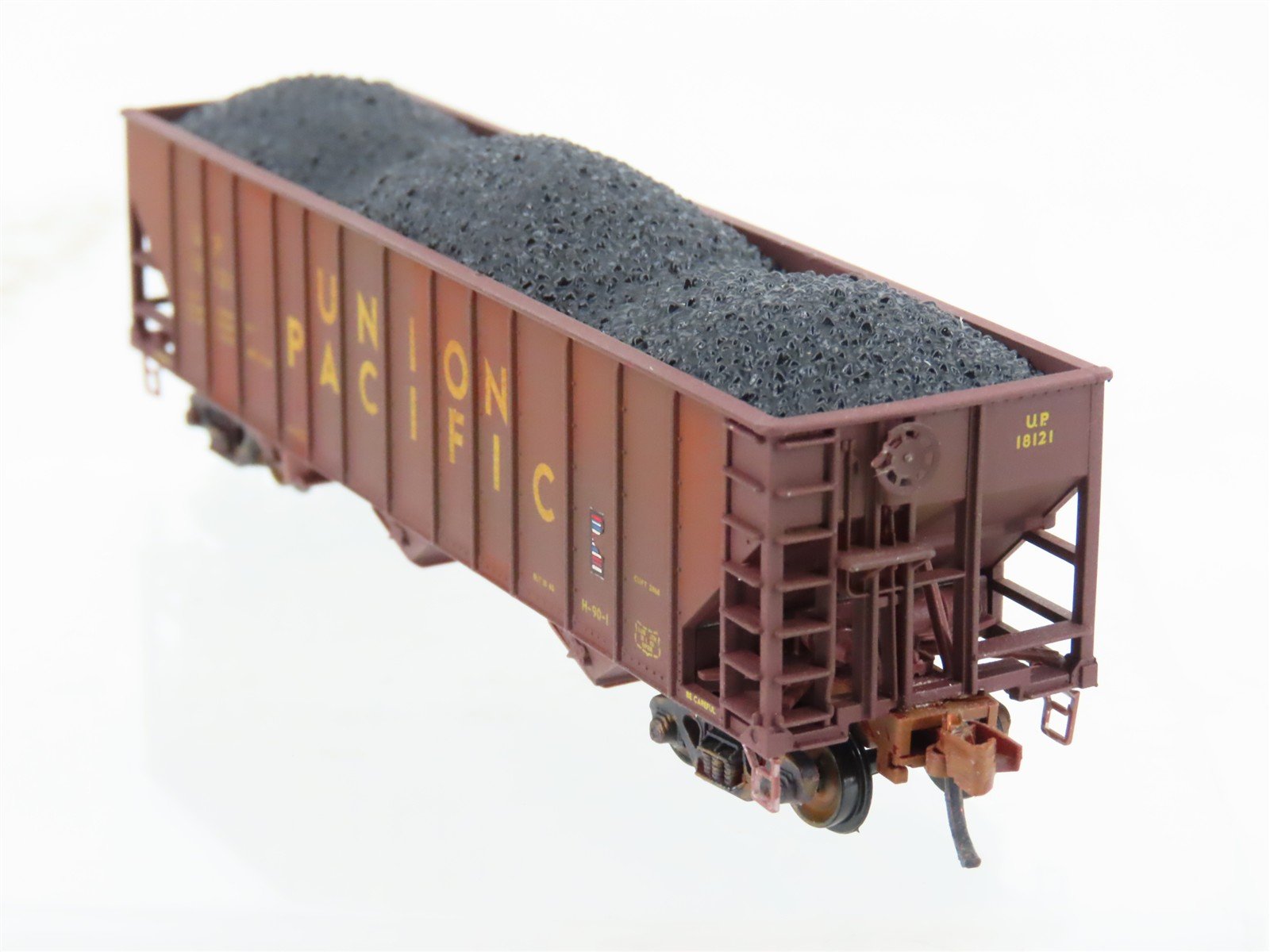 N Micro-Trains 10800100 MTL UP Union Pacific 3-Bay Hopper #18121 Weathered