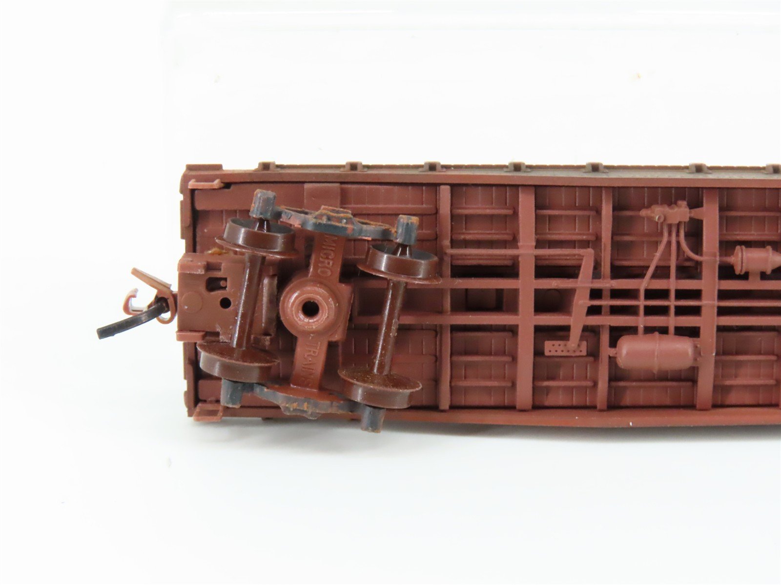 N Scale Micro-Trains 04553030 SP Southern Pacific 50' Flatcar #142533 Weathered