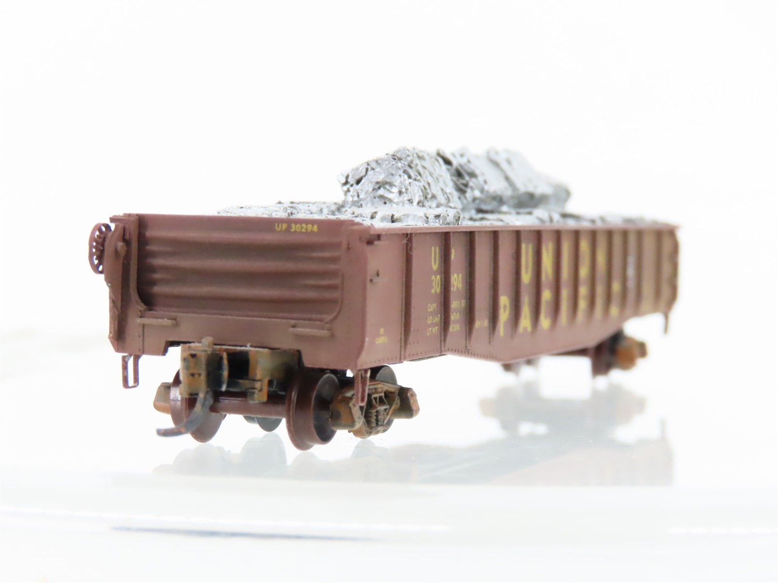 N Scale Micro-Trains 46350 UP Union Pacific 50' Gondola #30294 w/Load Weathered