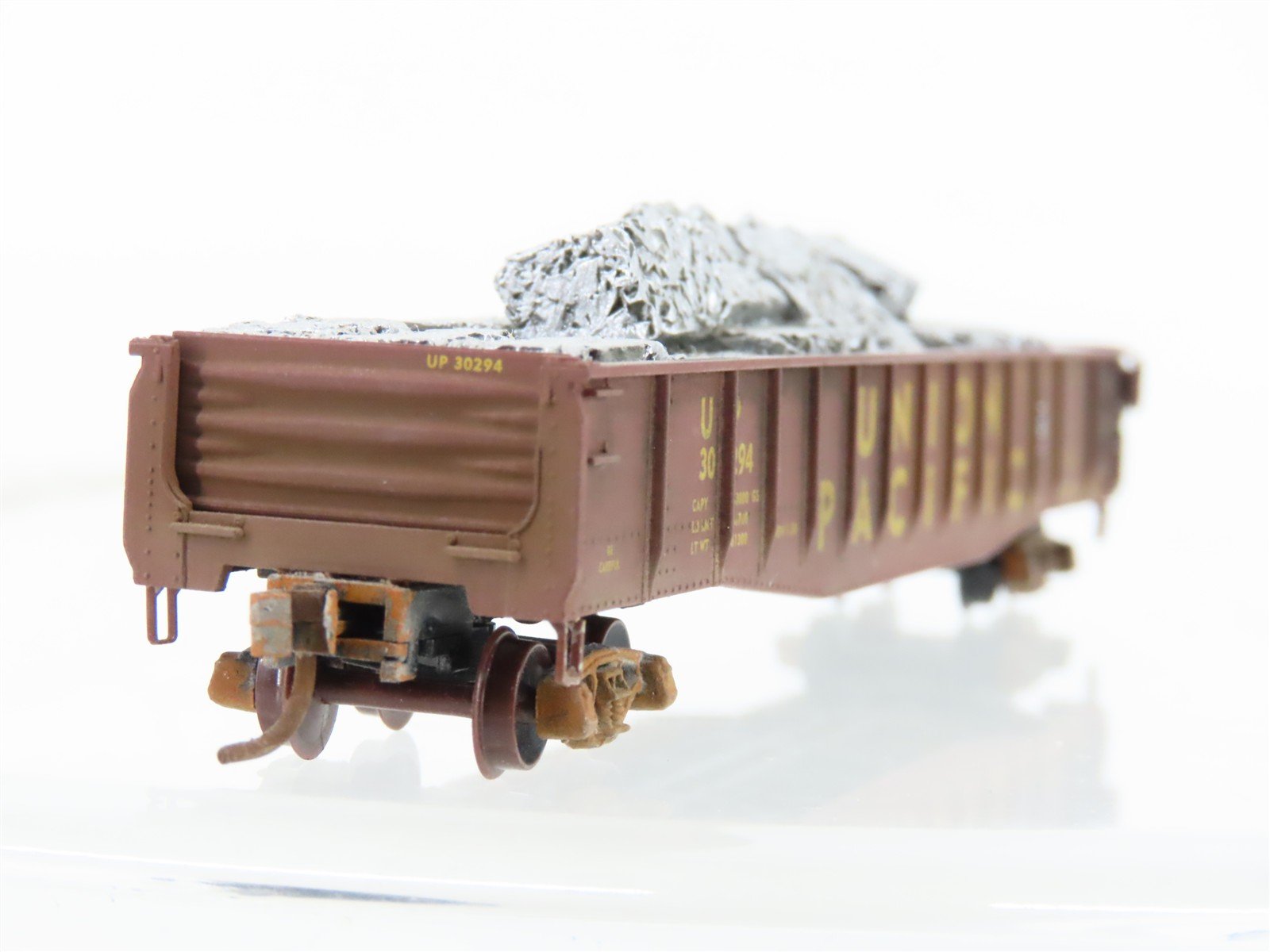 N Scale Micro-Trains 46350 UP Union Pacific 50' Gondola #30294 w/Load Weathered