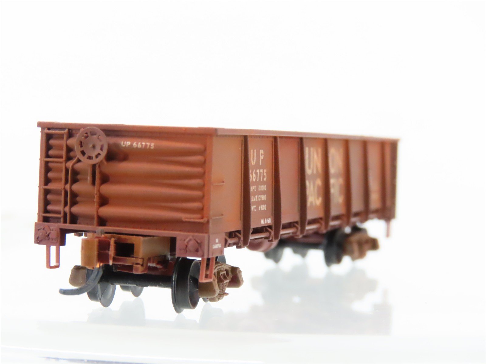 N Scale Micro-Trains 08300010 UP Union Pacific 40' Gondola #66775 Weathered