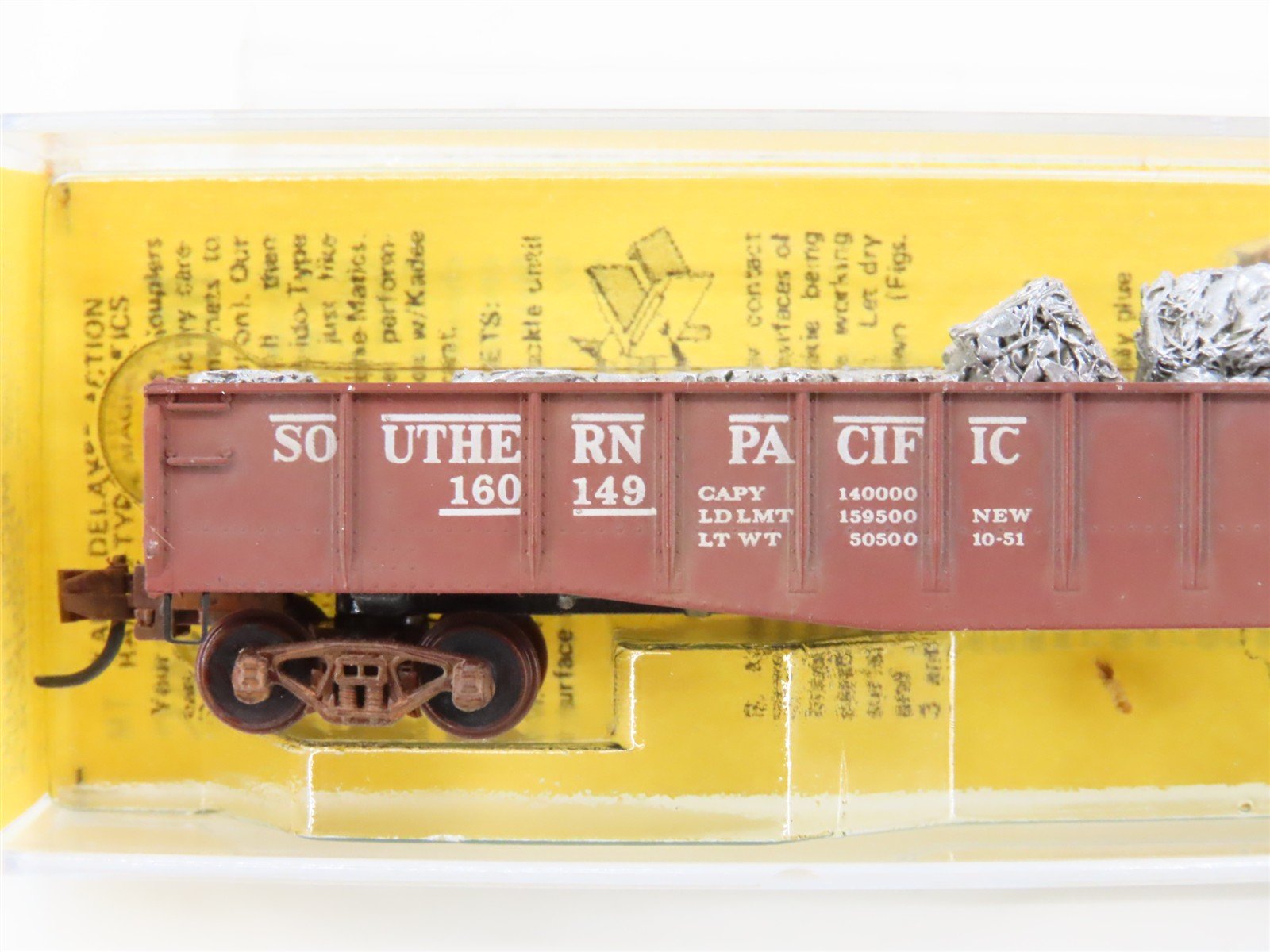 N Micro-Trains/Kadee 46091 SP Southern Pacific Gondola #160149 wLoad Weathered