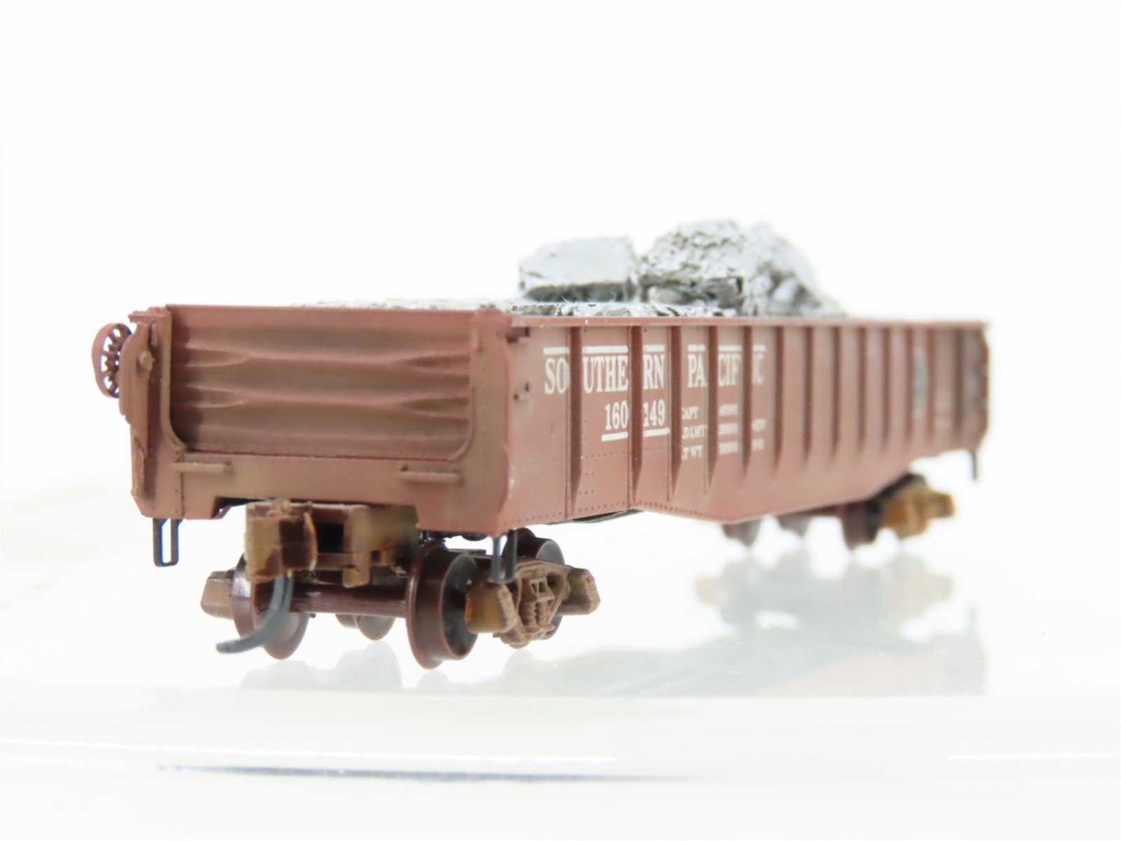 N Micro-Trains/Kadee 46091 SP Southern Pacific Gondola #160149 wLoad Weathered