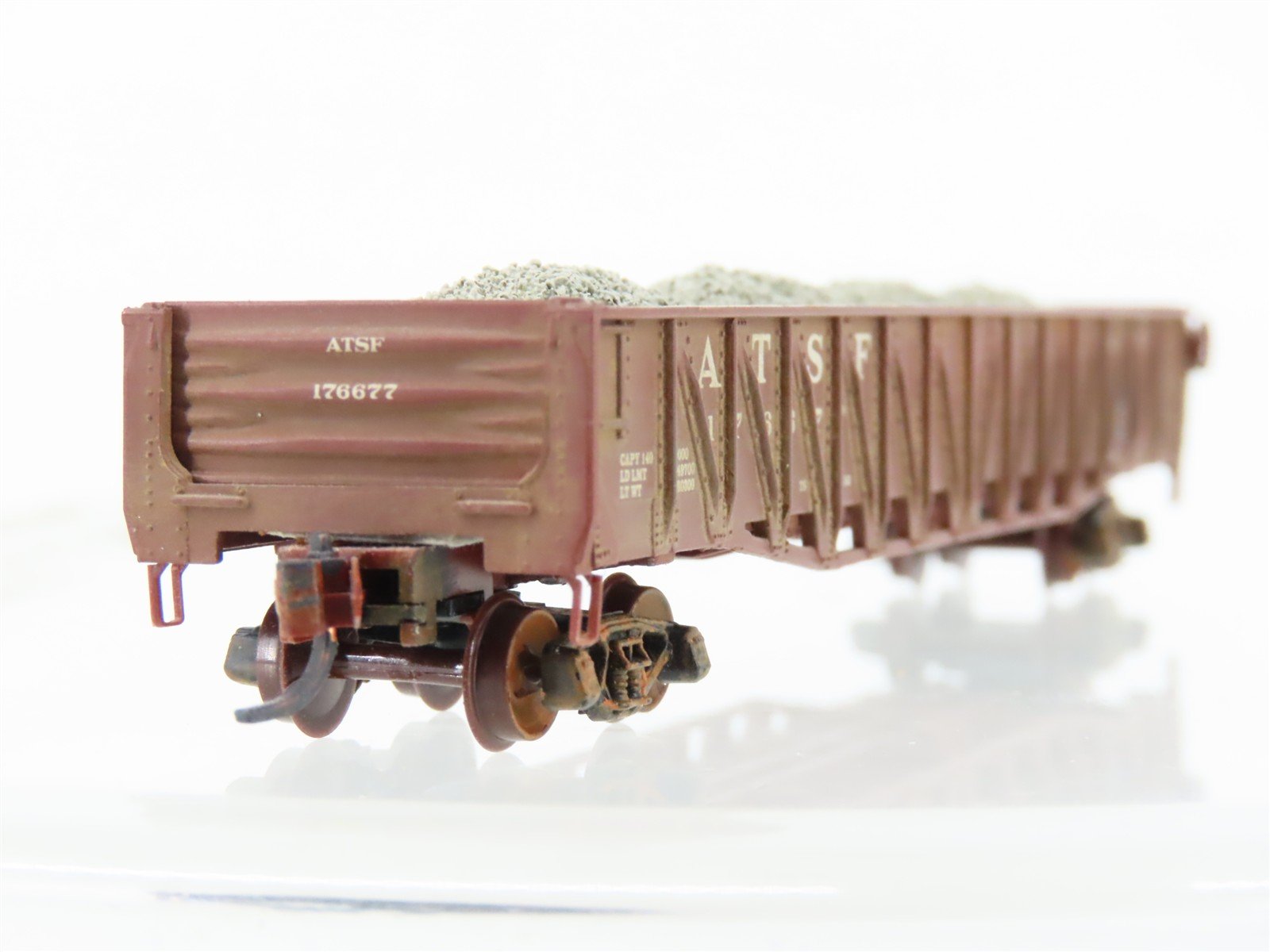 N Scale Micro-Trains 62030 ATSF Santa Fe 50' Gondola #176677 Weathered