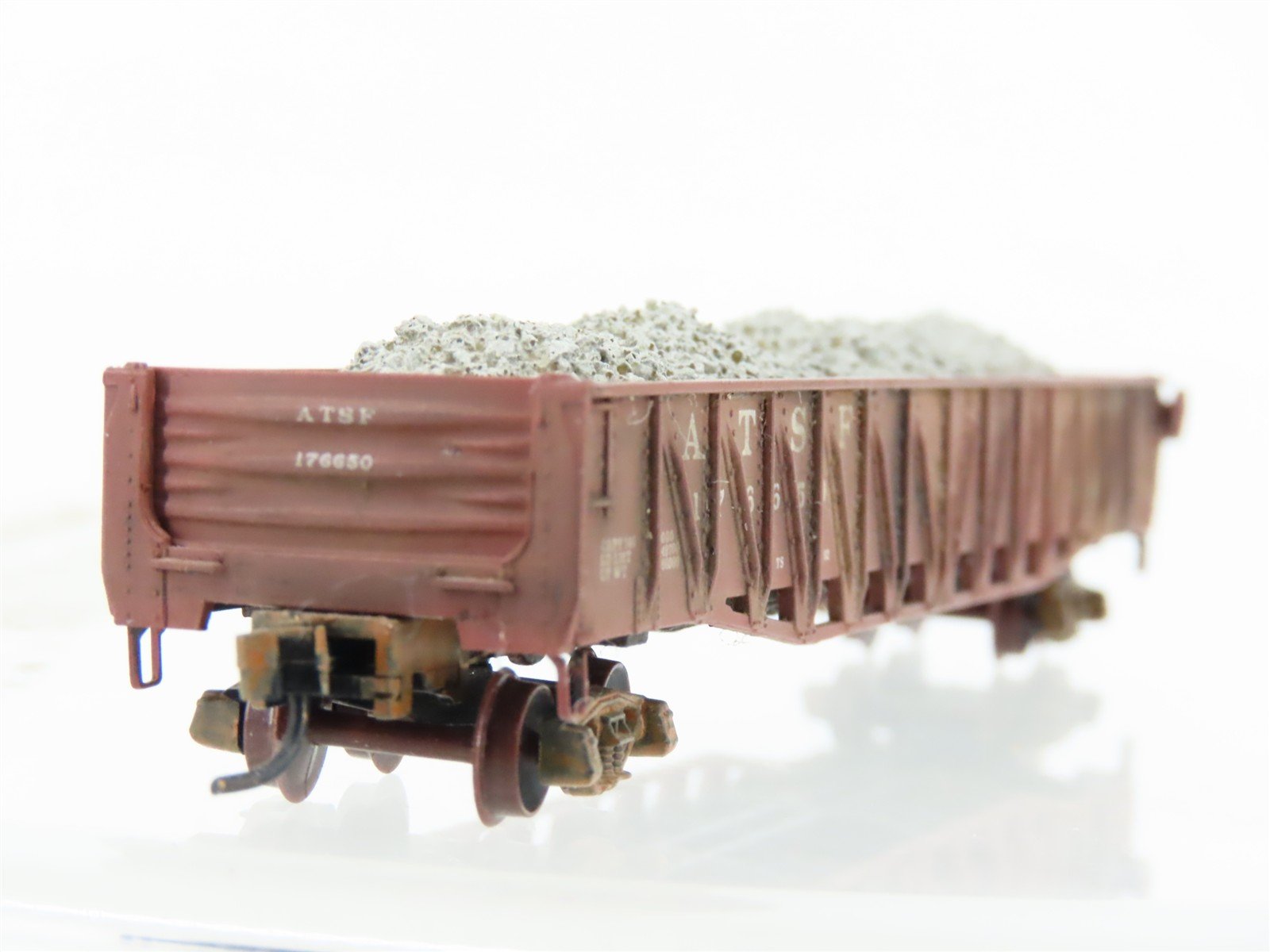 N Kadee Micro-Trains MTL 46077 ATSF Santa Fe 50' Gondola Weathered - Blue Label