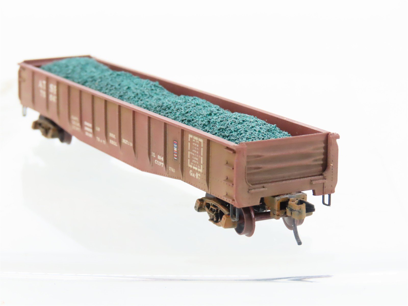 N Scale Micro-Trains MTL ATSF Santa Fe 50' Gondola #7504 w/Load Weathered