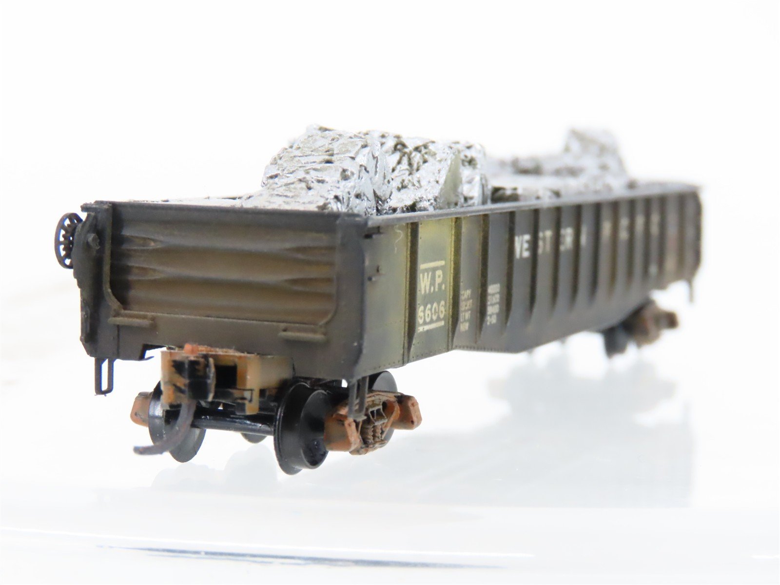 N Micro-Trains/Kadee 46051 WP Western Pacific 50' Gondola #6606 wLoad Weathered
