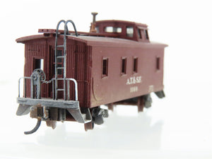 N Scale Micro-Trains/Kadee 50040 ATSF Santa Fe Caboose #1089 Weathered