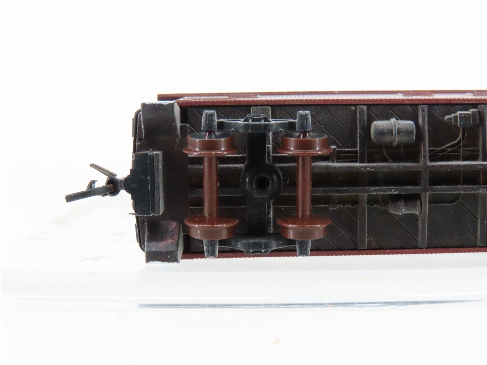 N Scale Micro-Trains/Kadee 50040 ATSF Santa Fe Caboose #1089 Weathered