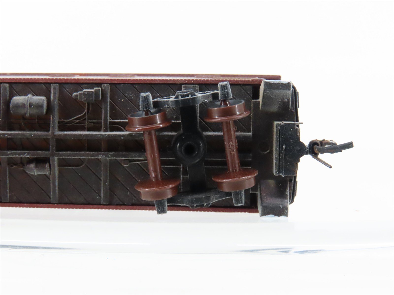 N Scale Micro-Trains/Kadee 50040 ATSF Santa Fe Caboose #1089 Weathered