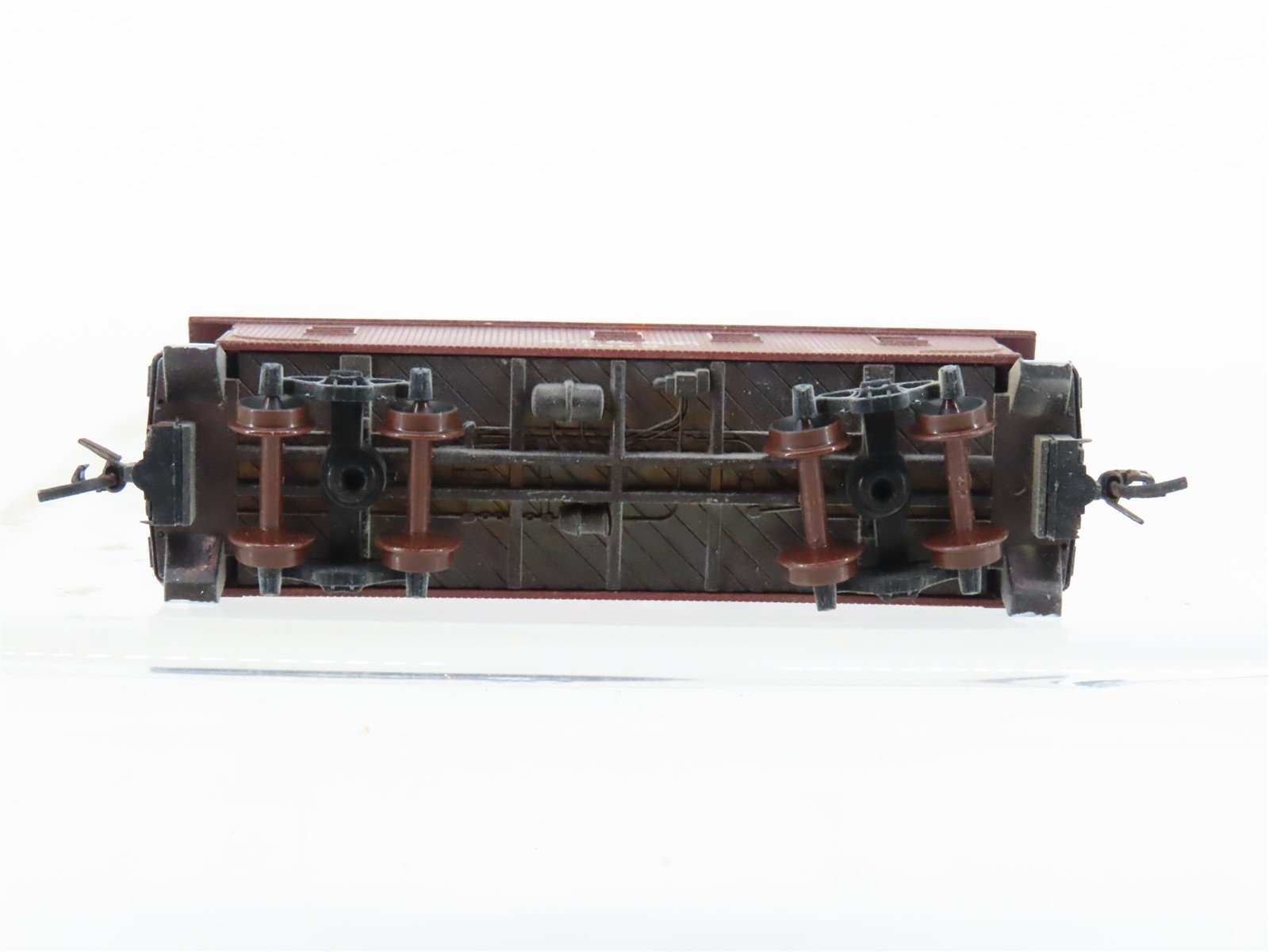 N Scale Micro-Trains/Kadee 50040 ATSF Santa Fe Caboose #1089 Weathered