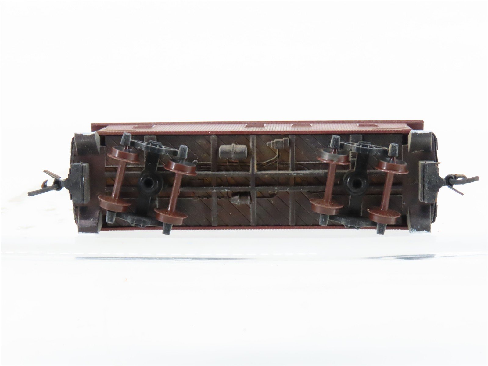 N Scale Micro-Trains/Kadee 50040 ATSF Santa Fe Caboose #1083 Weathered