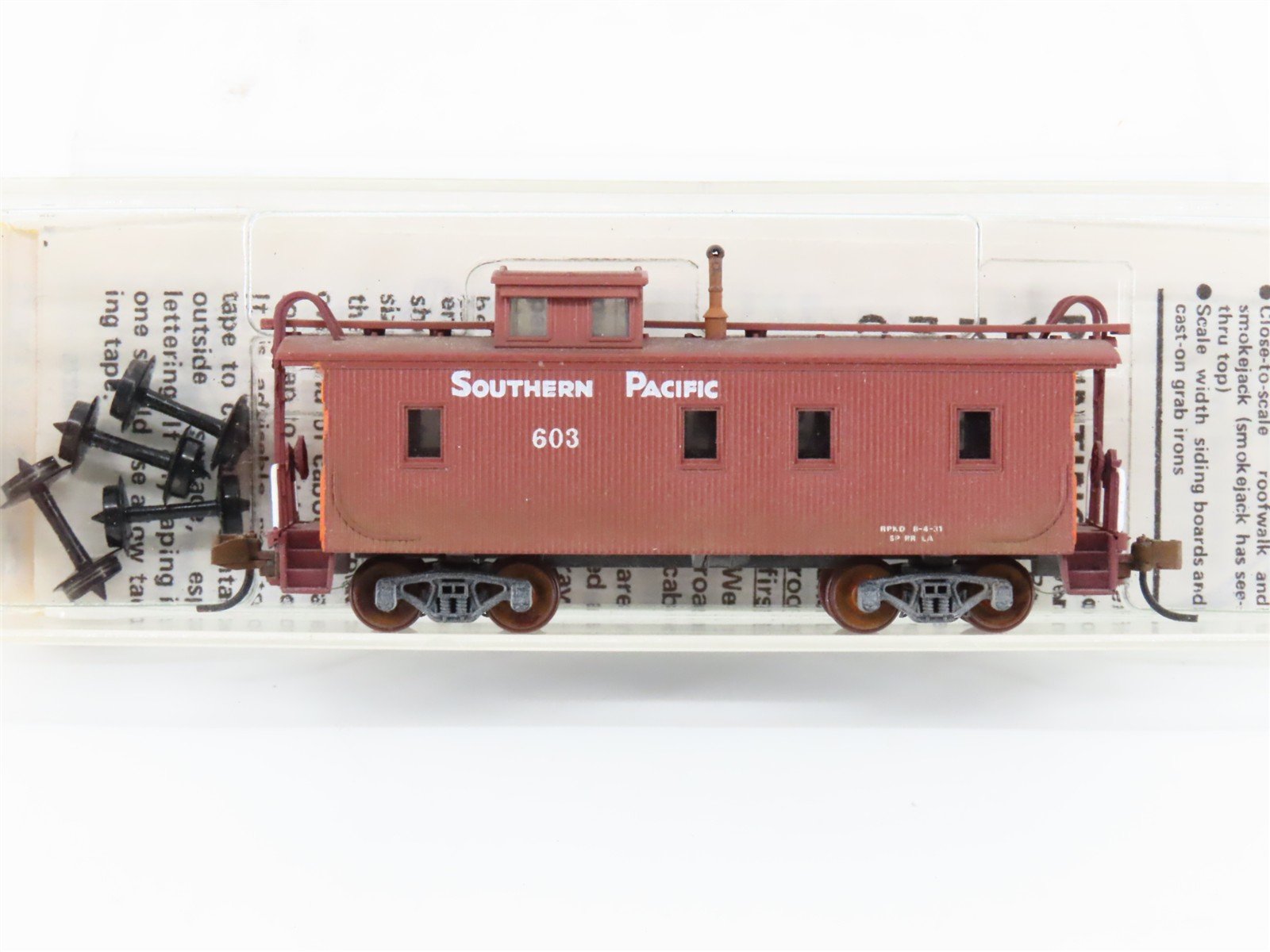 N Scale Micro-Trains/Kadee 50070 SP Southern Pacific Caboose #603 Weathered