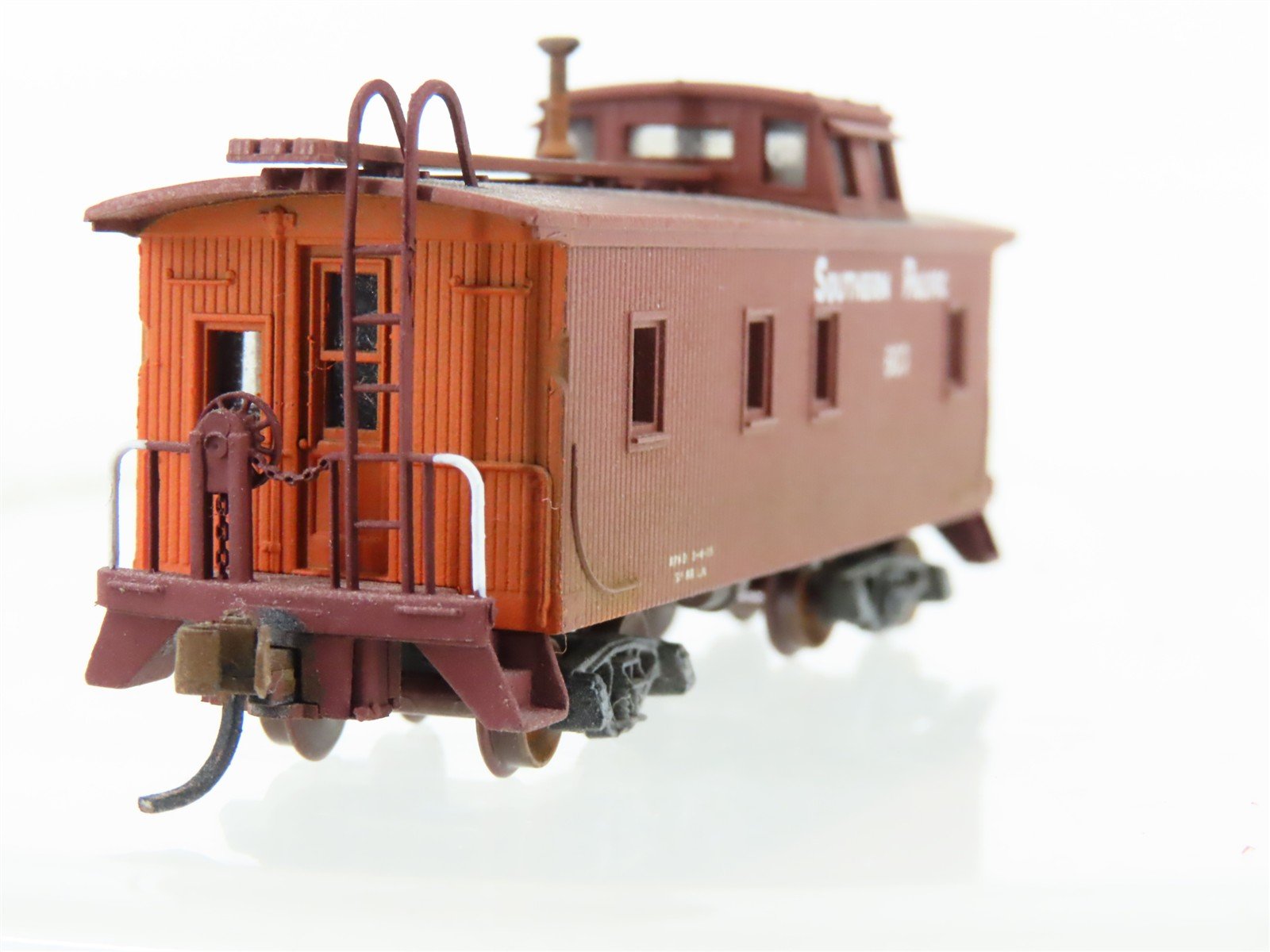 N Scale Micro-Trains/Kadee 50070 SP Southern Pacific Caboose #603 Weathered